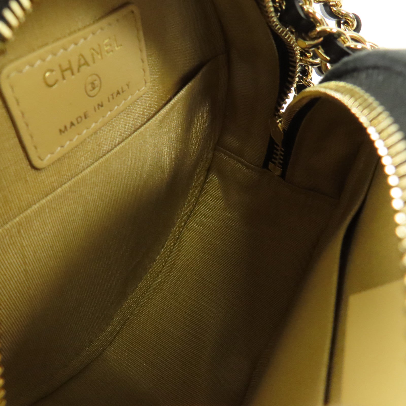 CHANEL 天鵝絨Chain Shoulder金扣鏈帶肩背袋