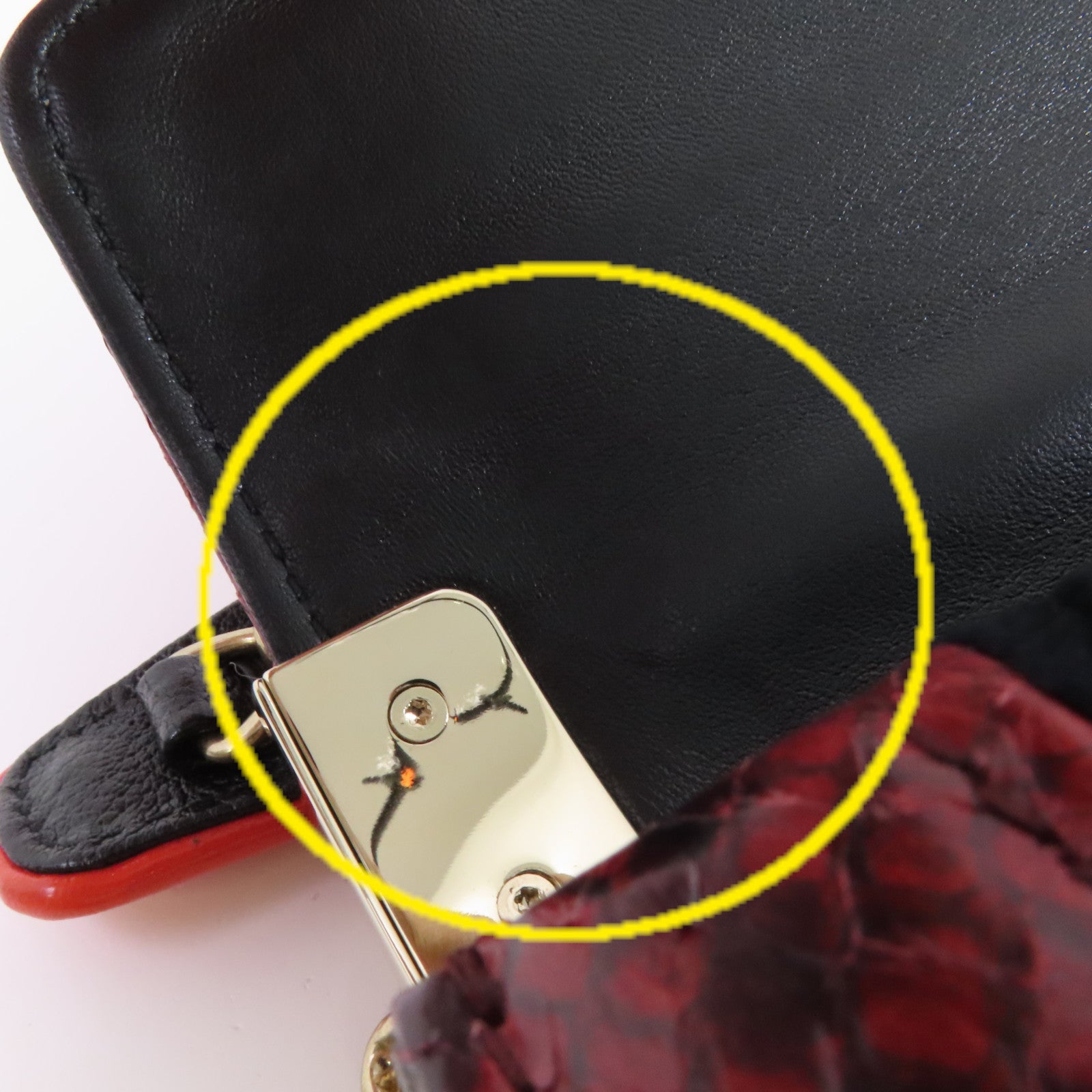 Miu Miu 【激減優惠】牛皮皮革/蛇皮皮革/天鵝絨/漆皮皮革Chain Shoulder Bag金扣鏈帶肩背袋紅色/黑色