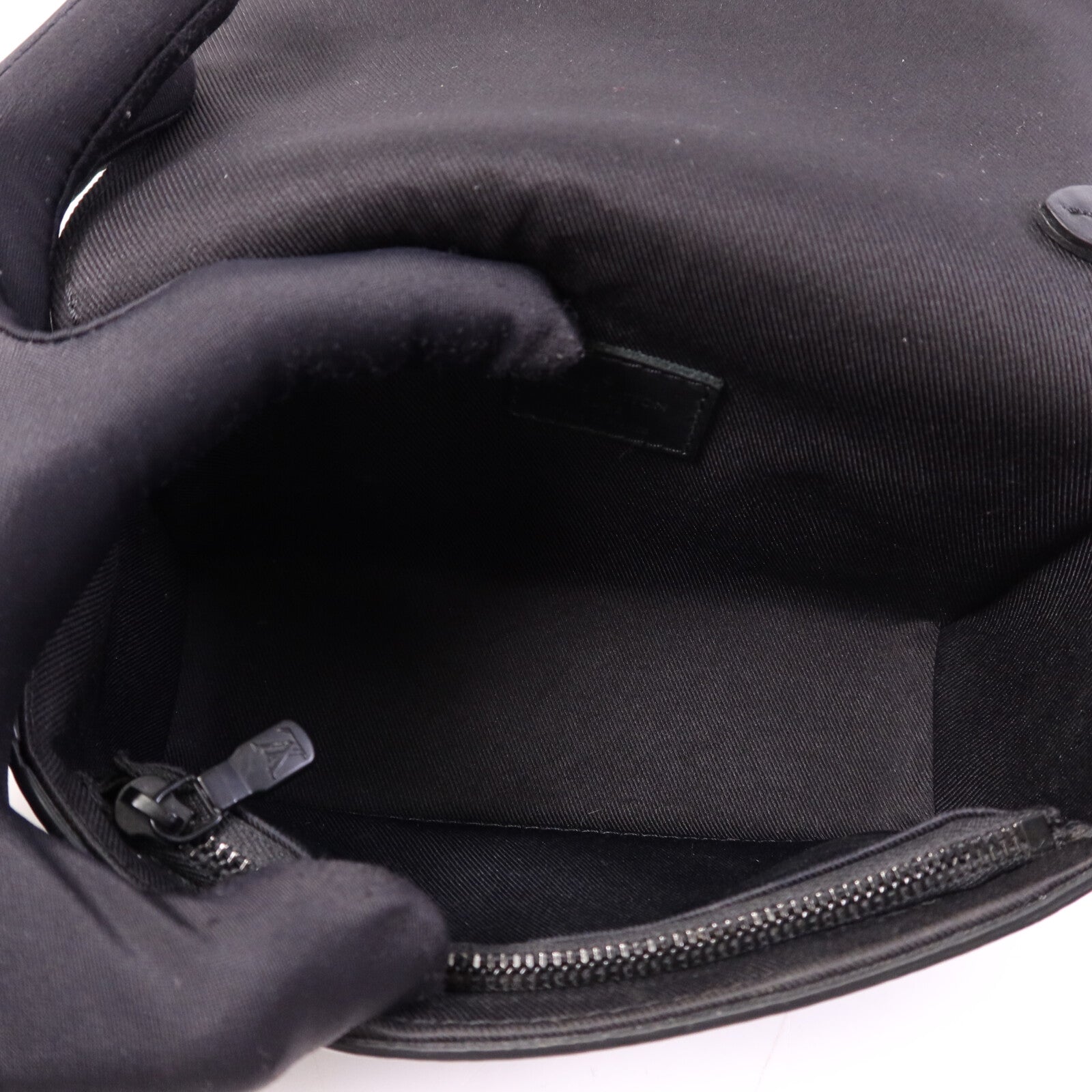 LOUIS VUITTON Monogram Eclipse Steamer Wearable Wallet肩背袋