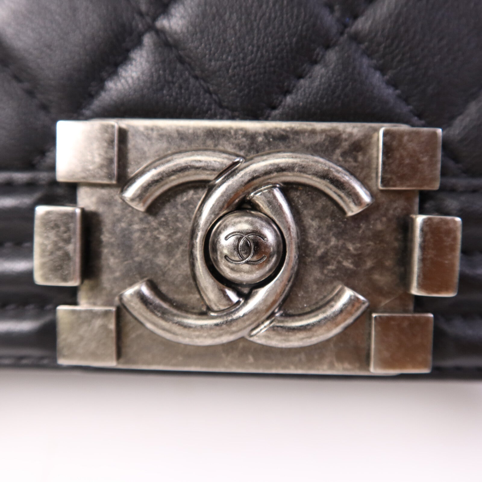 CHANEL 【激減優惠】羊皮皮革Boy 20銀扣鏈帶肩背袋