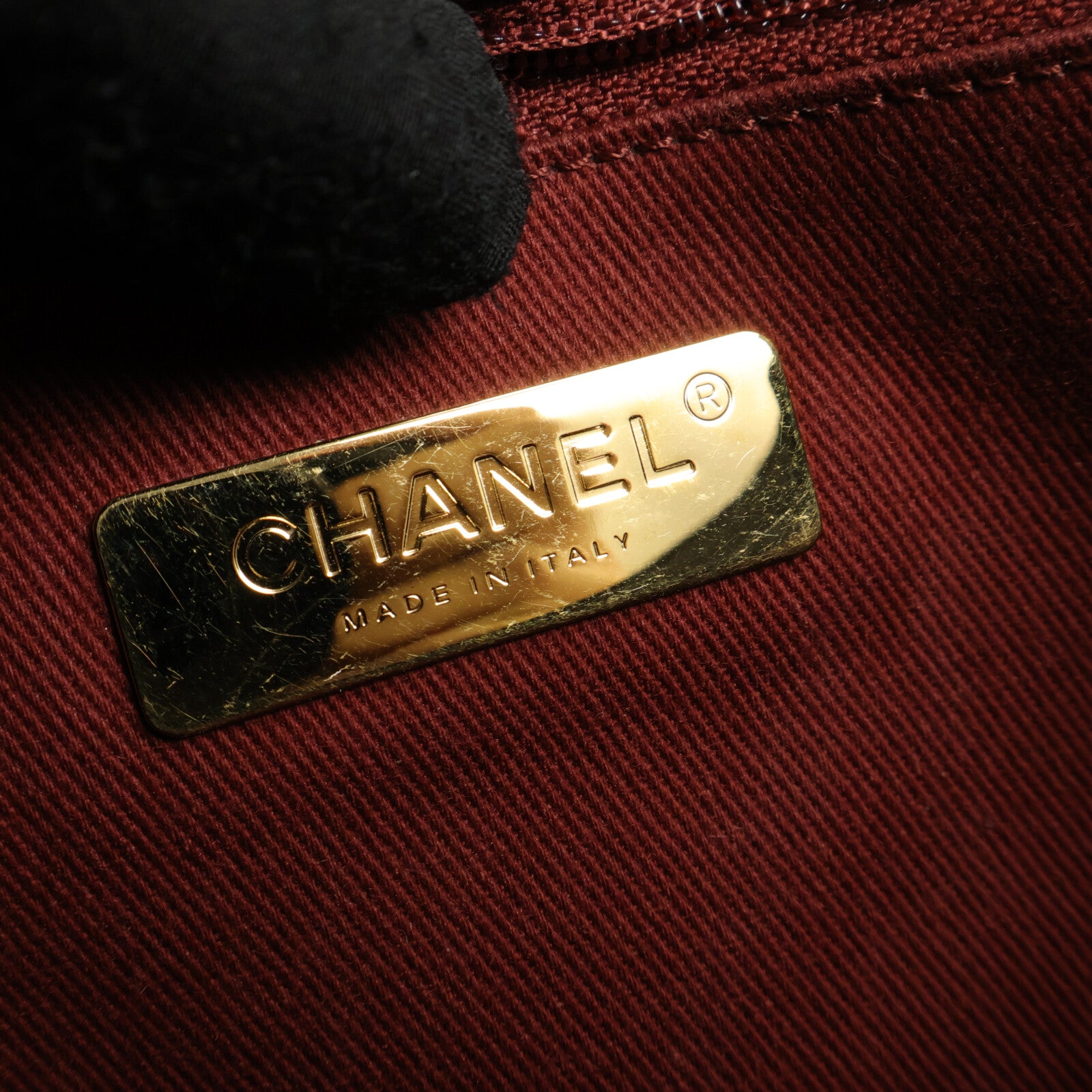 CHANEL 牛皮皮革Chic Trip Flap Bag鏈帶肩背袋