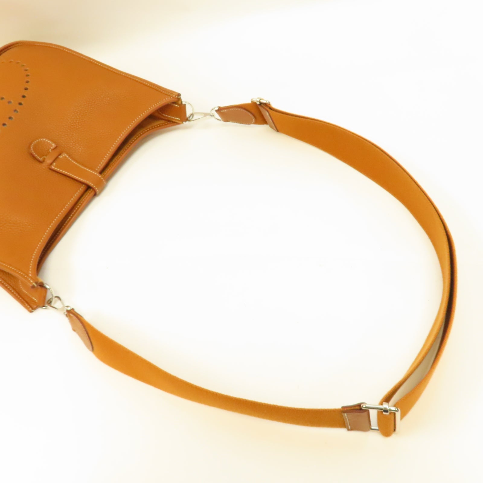 HERMES Clemence皮革Evelyne GM銀扣肩背袋經典駝色