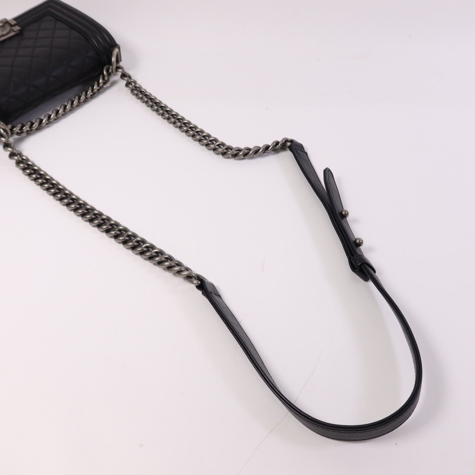 CHANEL 【激減優惠】羊皮皮革Boy 20銀扣鏈帶肩背袋