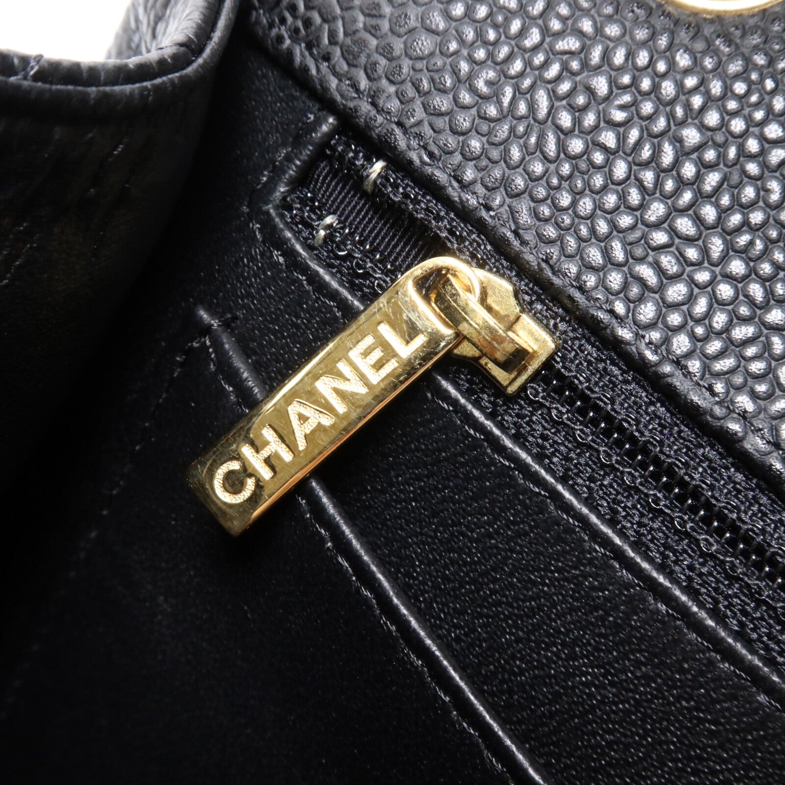 CHANEL 牛皮皮革Maxi Classic鏈帶肩背袋