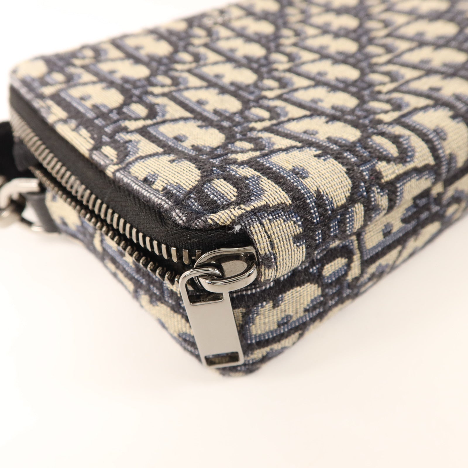 Dior 帆布Zipped Pouch With Strap銀扣肩背袋