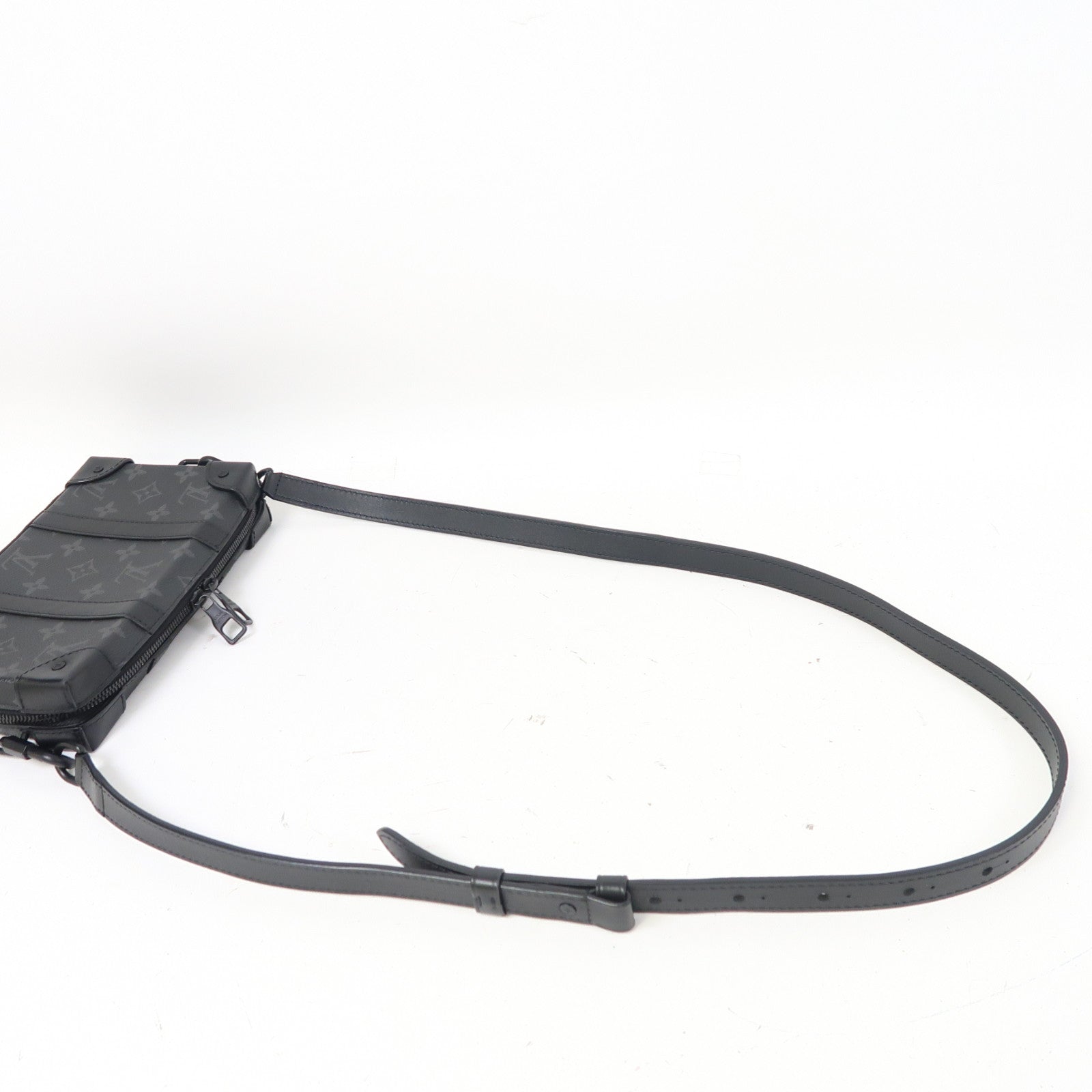 LOUIS VUITTON Monogram Eclipse Soft trunk wallet肩背袋黑色