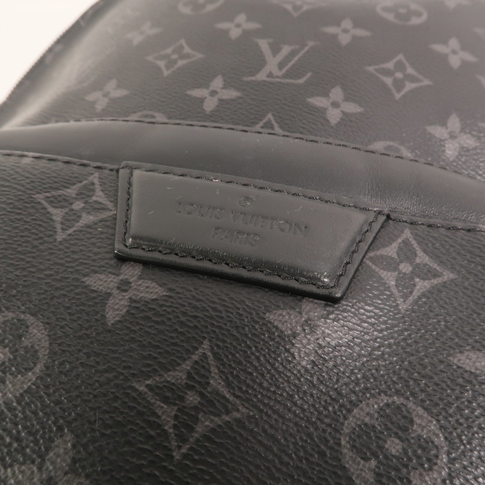 LOUIS VUITTON Monogram Eclipse Discovery PM背包