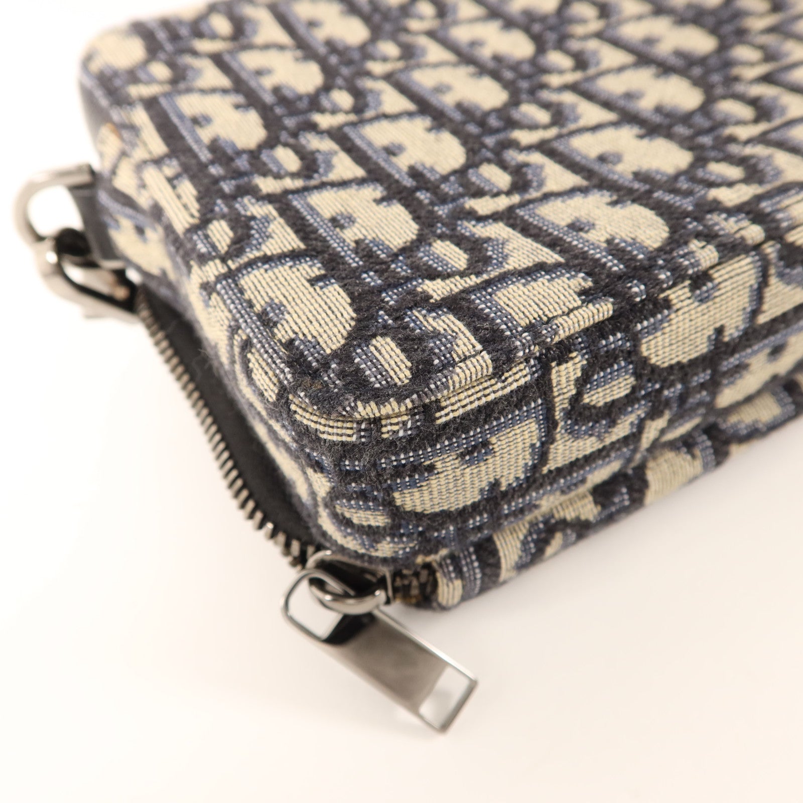 Dior 帆布Zipped Pouch With Strap銀扣肩背袋