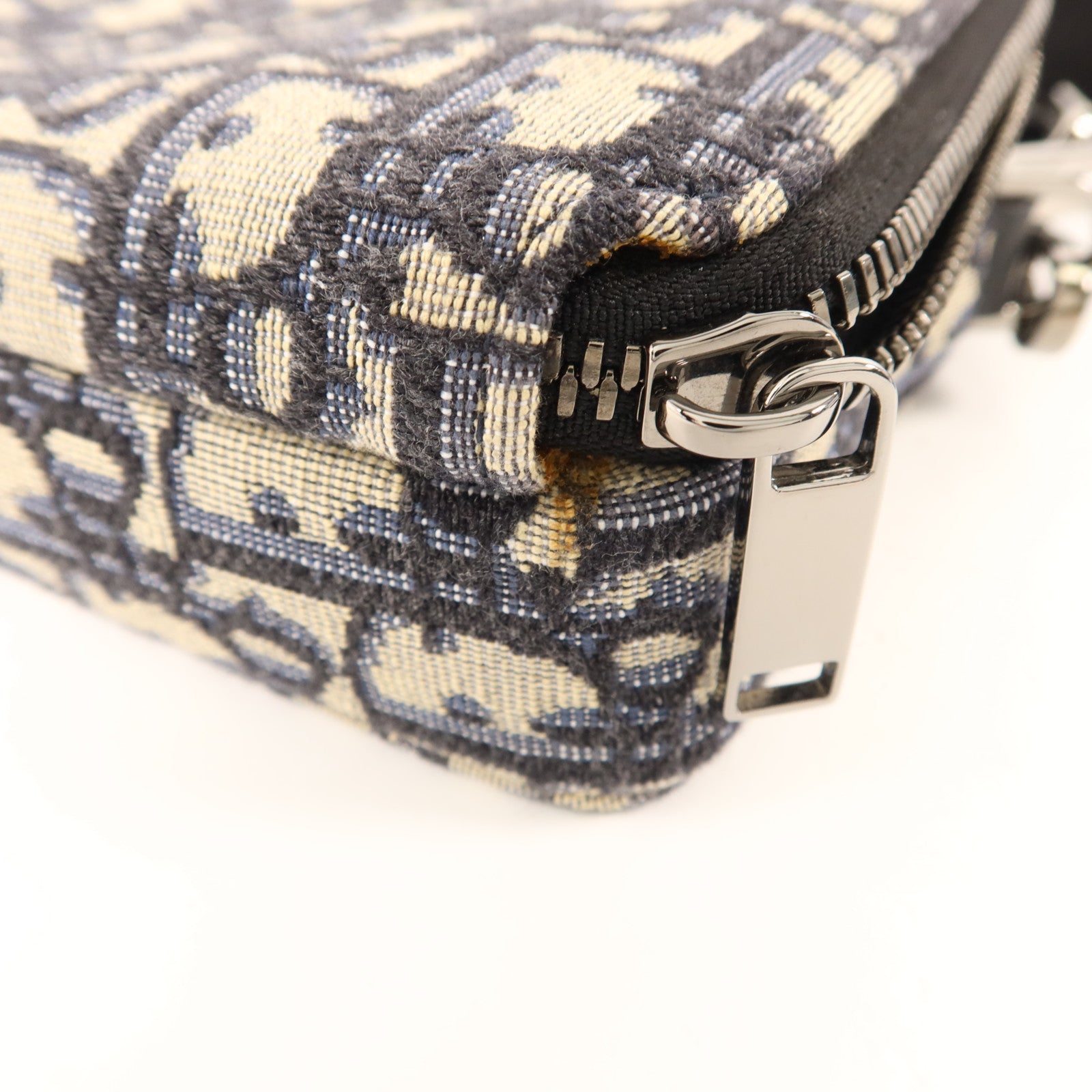 Dior 帆布Zipped Pouch With Strap銀扣肩背袋