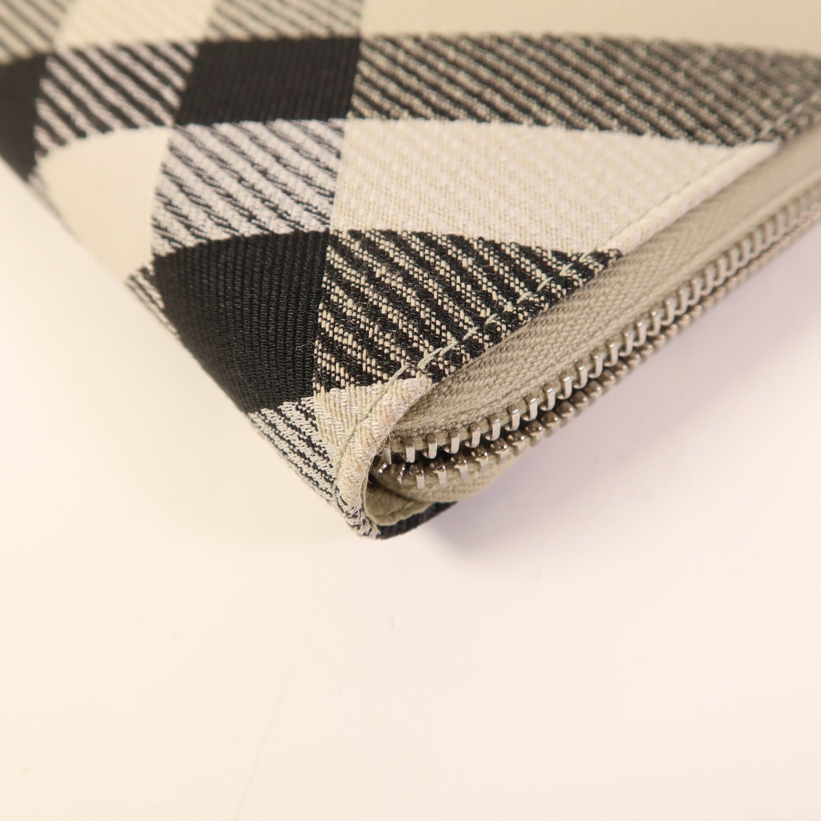 BURBERRY 帆布Long Wallet銀扣長錢包