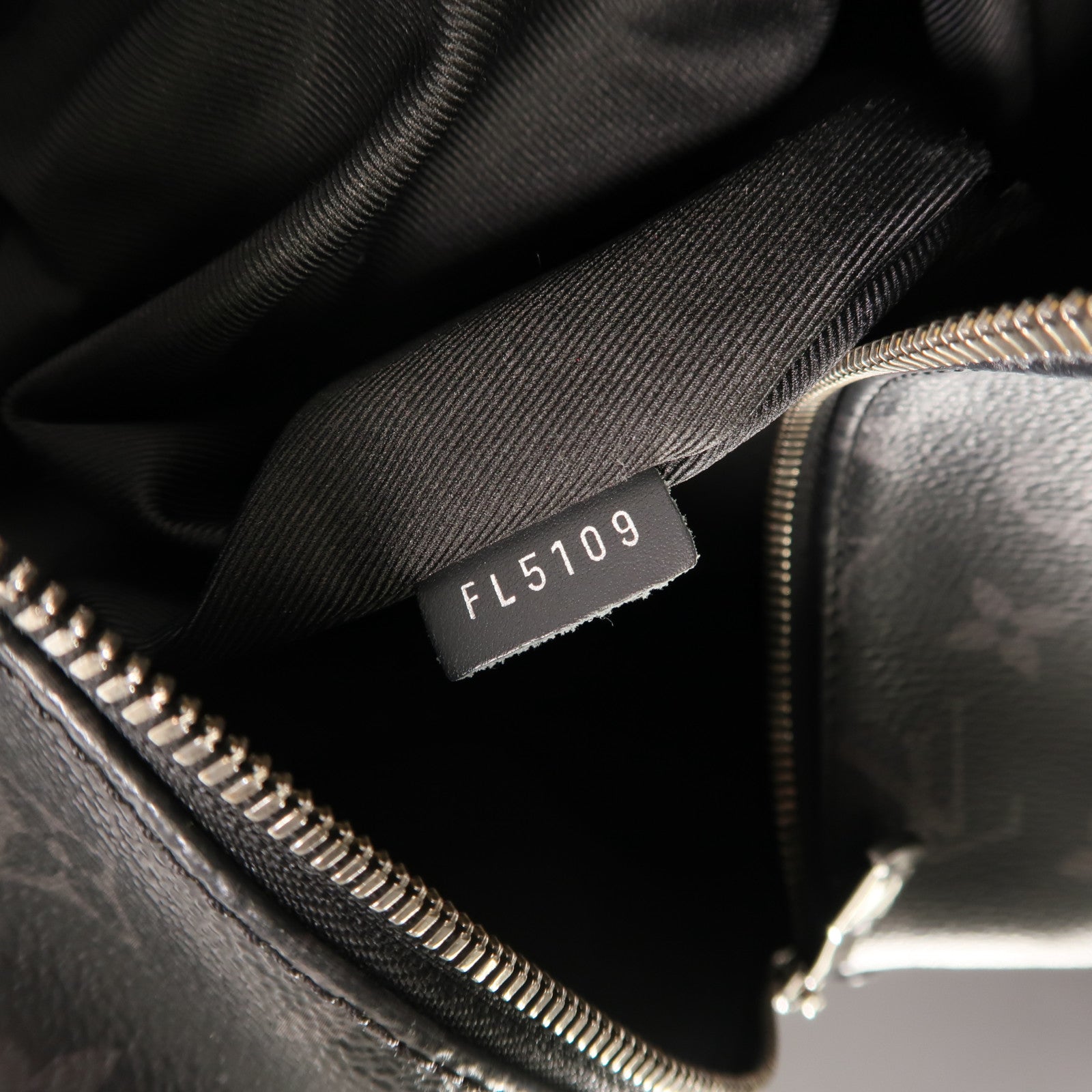 LOUIS VUITTON Monogram Eclipse Discovery PM背包