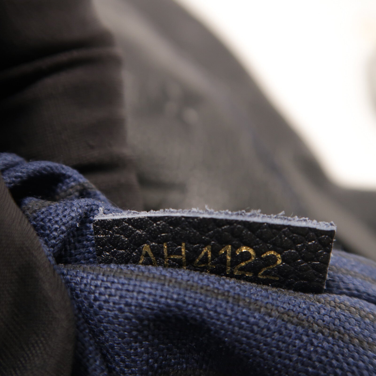 LOUIS VUITTON Monogram Empreinte Lumineuse PM金扣手挽肩背兩用袋
