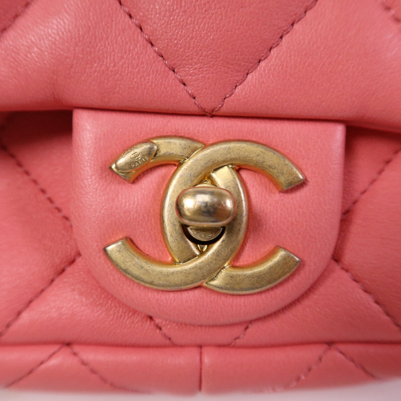 CHANEL 【激減優惠】羊皮皮革Mini Matelasse Chain Shoulder金扣鏈帶肩背袋