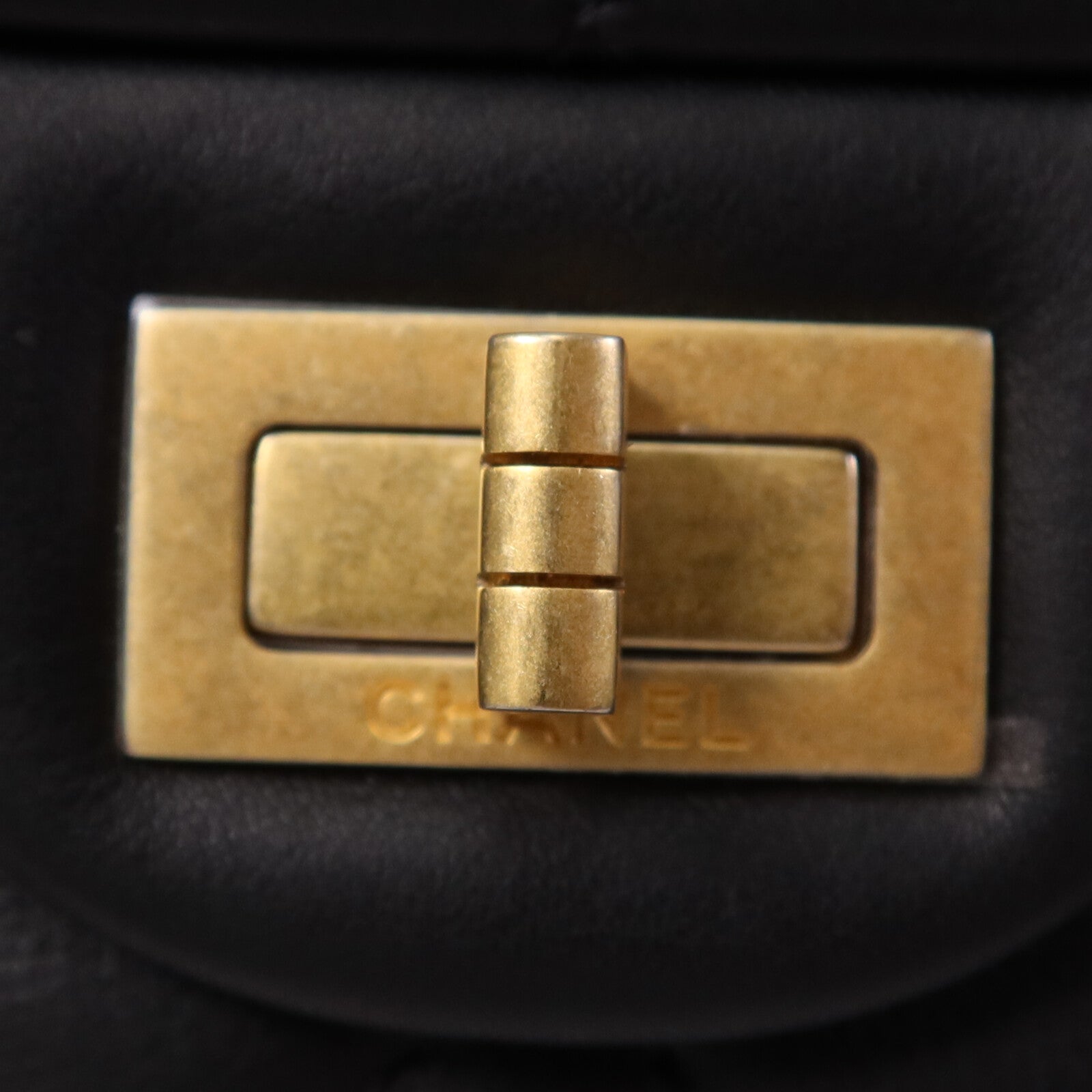CHANEL 牛皮皮革Mini 2.55金扣鏈帶肩背袋