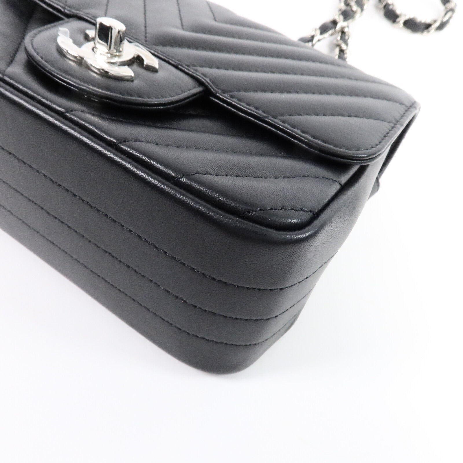 CHANEL 羊皮皮革Mini Classic 17鏈帶肩背袋