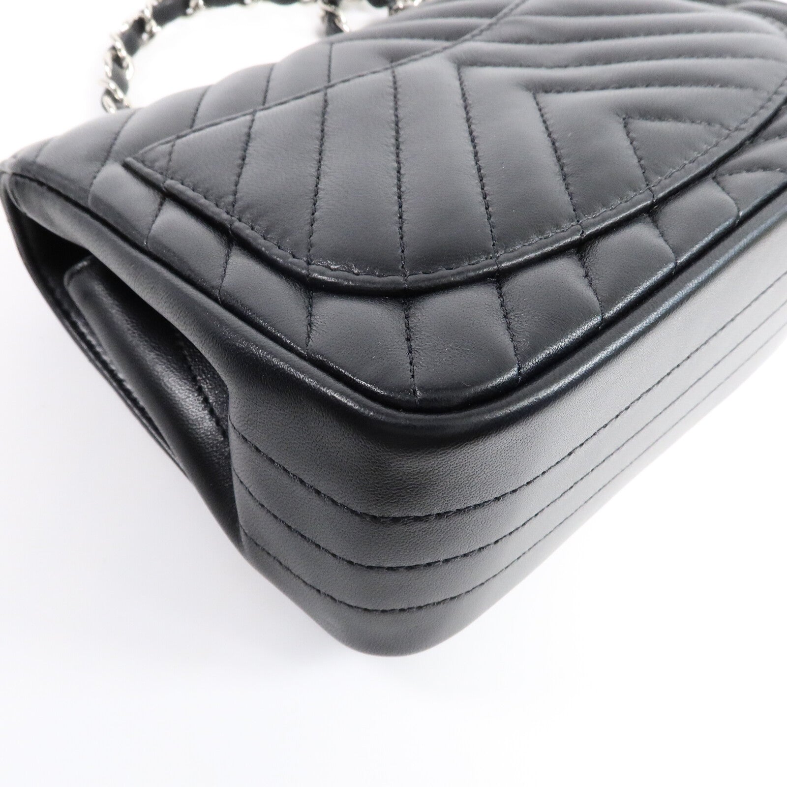CHANEL 羊皮皮革Mini Classic 17鏈帶肩背袋