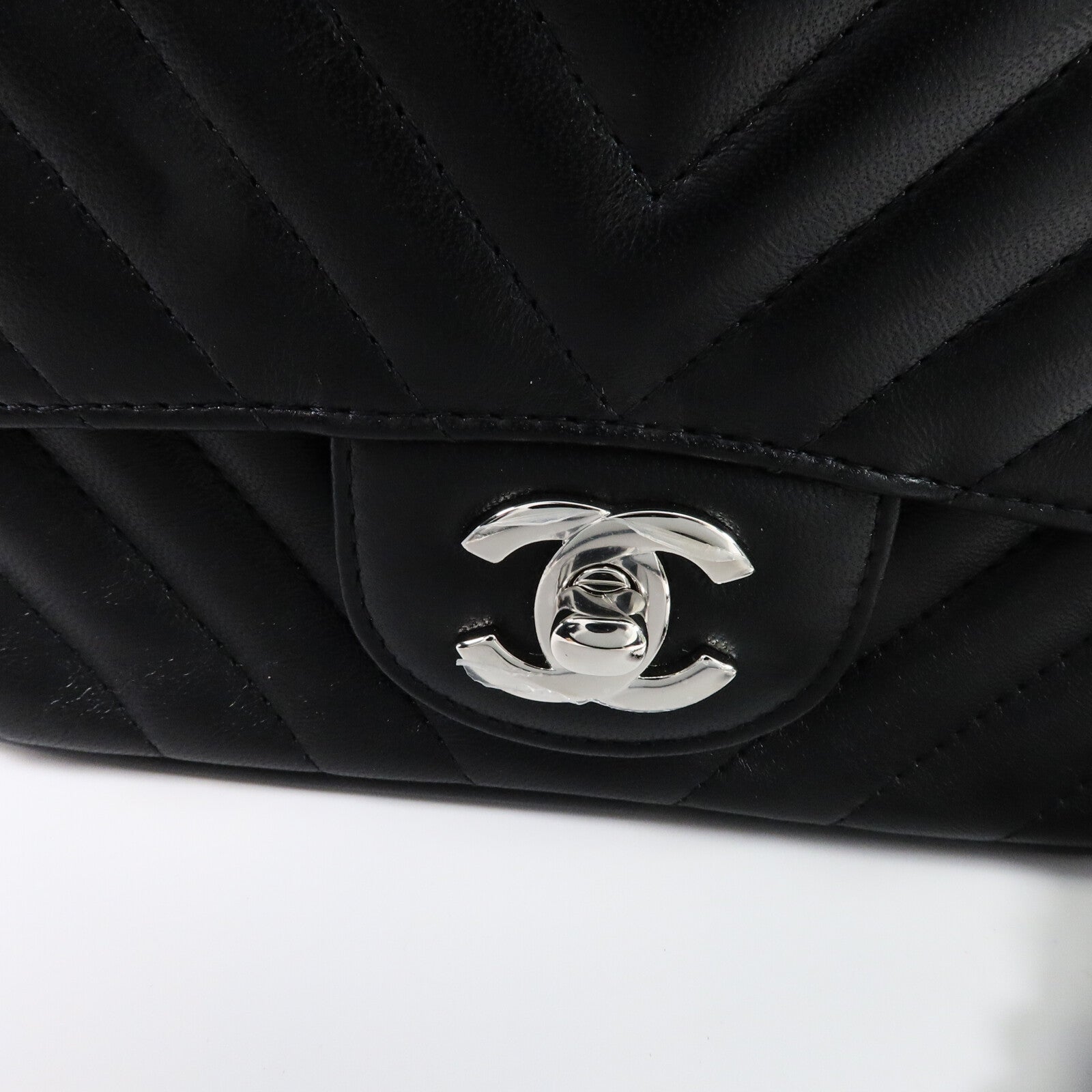CHANEL 羊皮皮革Mini Classic 17鏈帶肩背袋