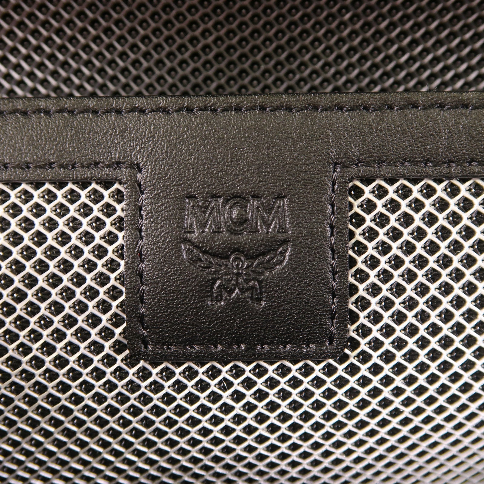 MCM 塗層帆布Backpack銀扣背包