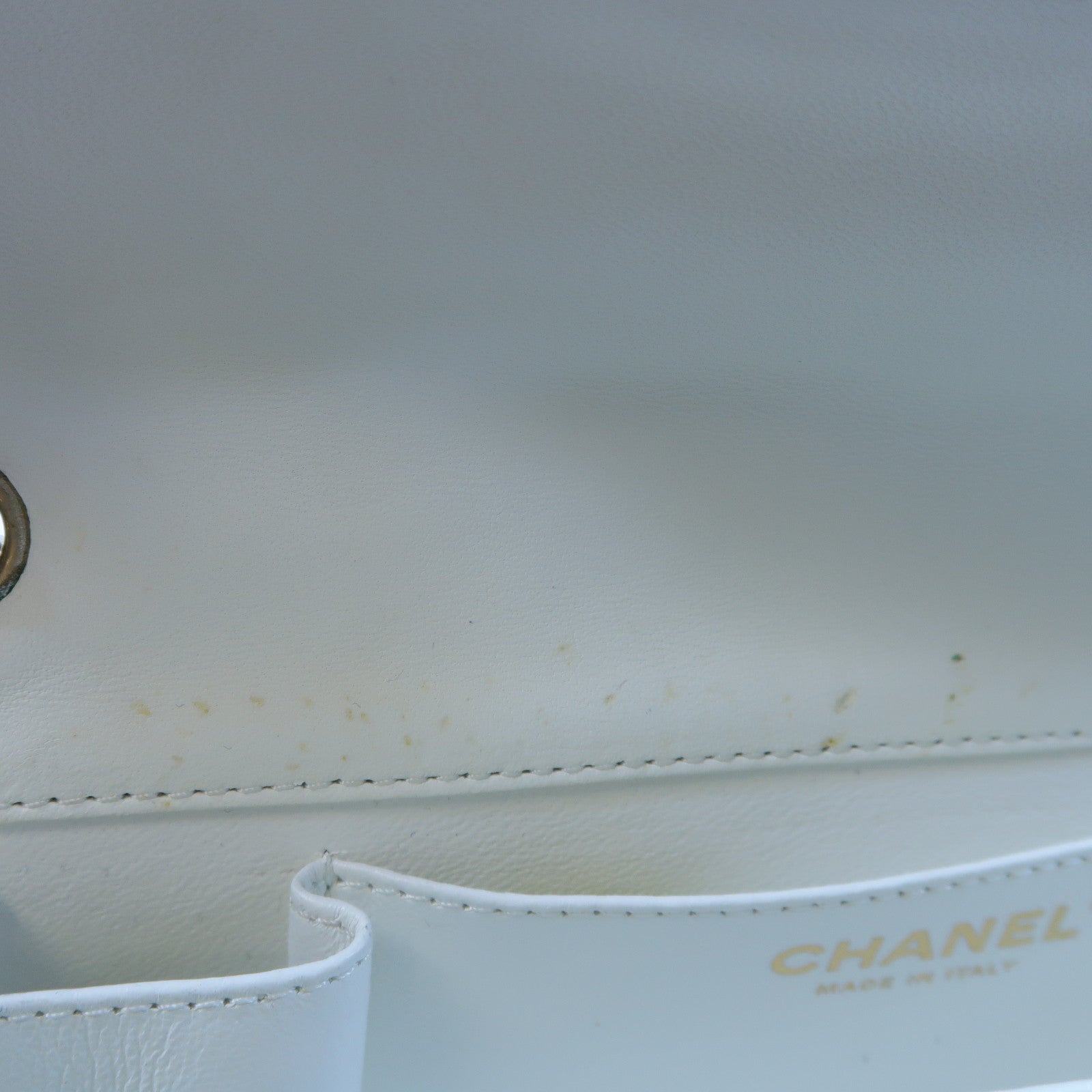 CHANEL 菱格牛皮皮革Chain Shoulder Bag金扣鏈帶肩背袋白色
