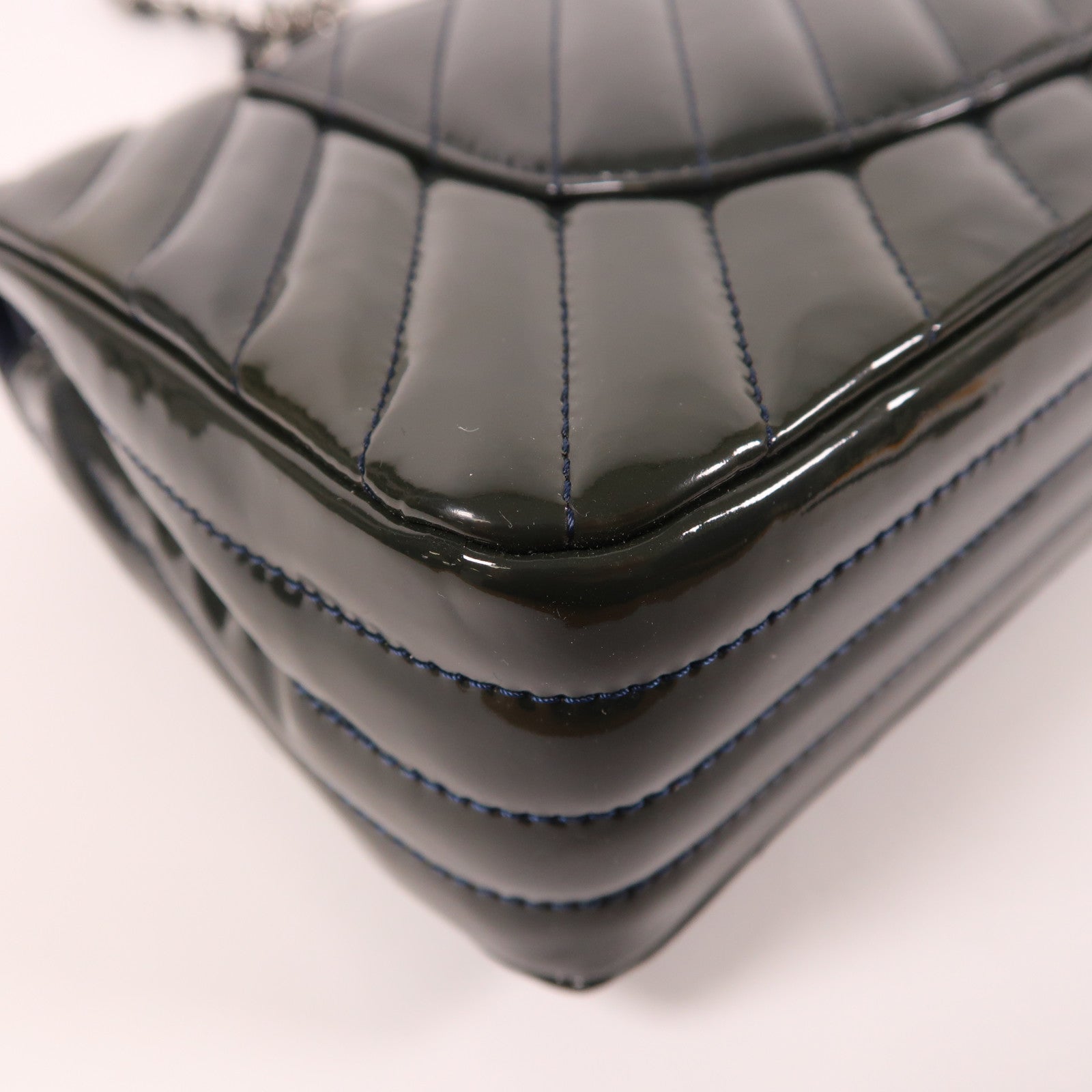 CHANEL 【激減優惠】漆皮皮革Shoulder Bag銀扣鏈帶肩背袋深藍色