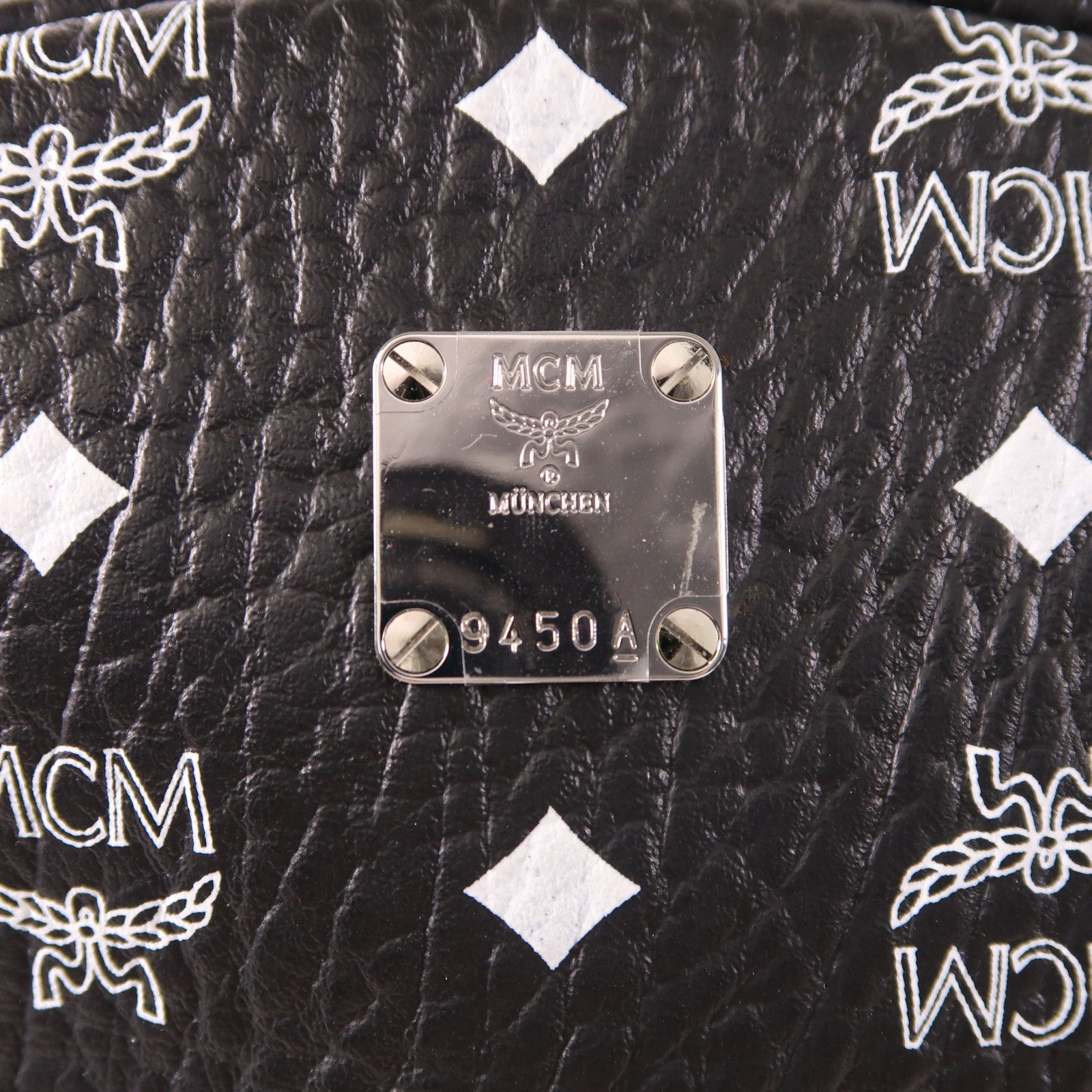 MCM 塗層帆布Backpack銀扣背包