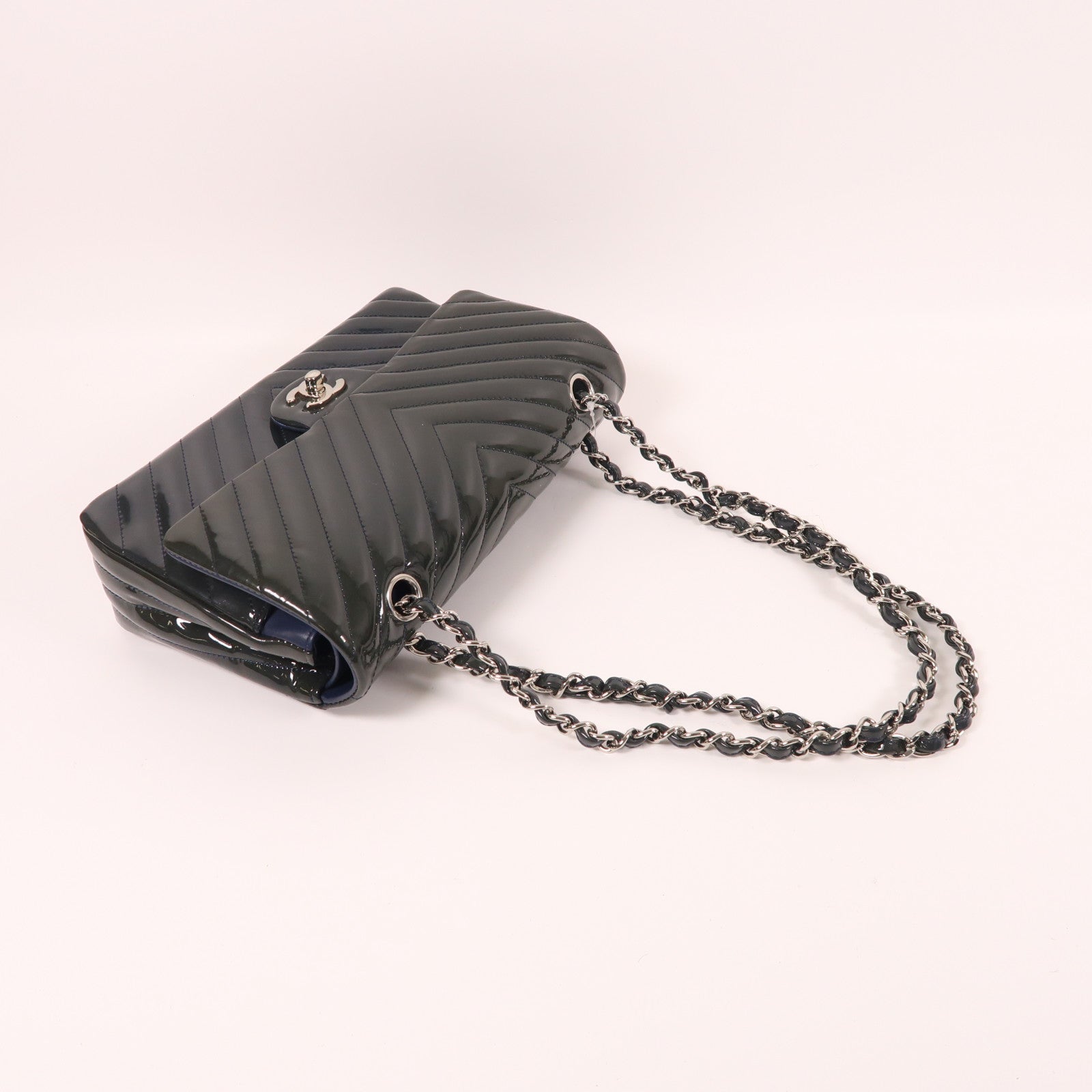 CHANEL 【激減優惠】漆皮皮革Shoulder Bag銀扣鏈帶肩背袋深藍色