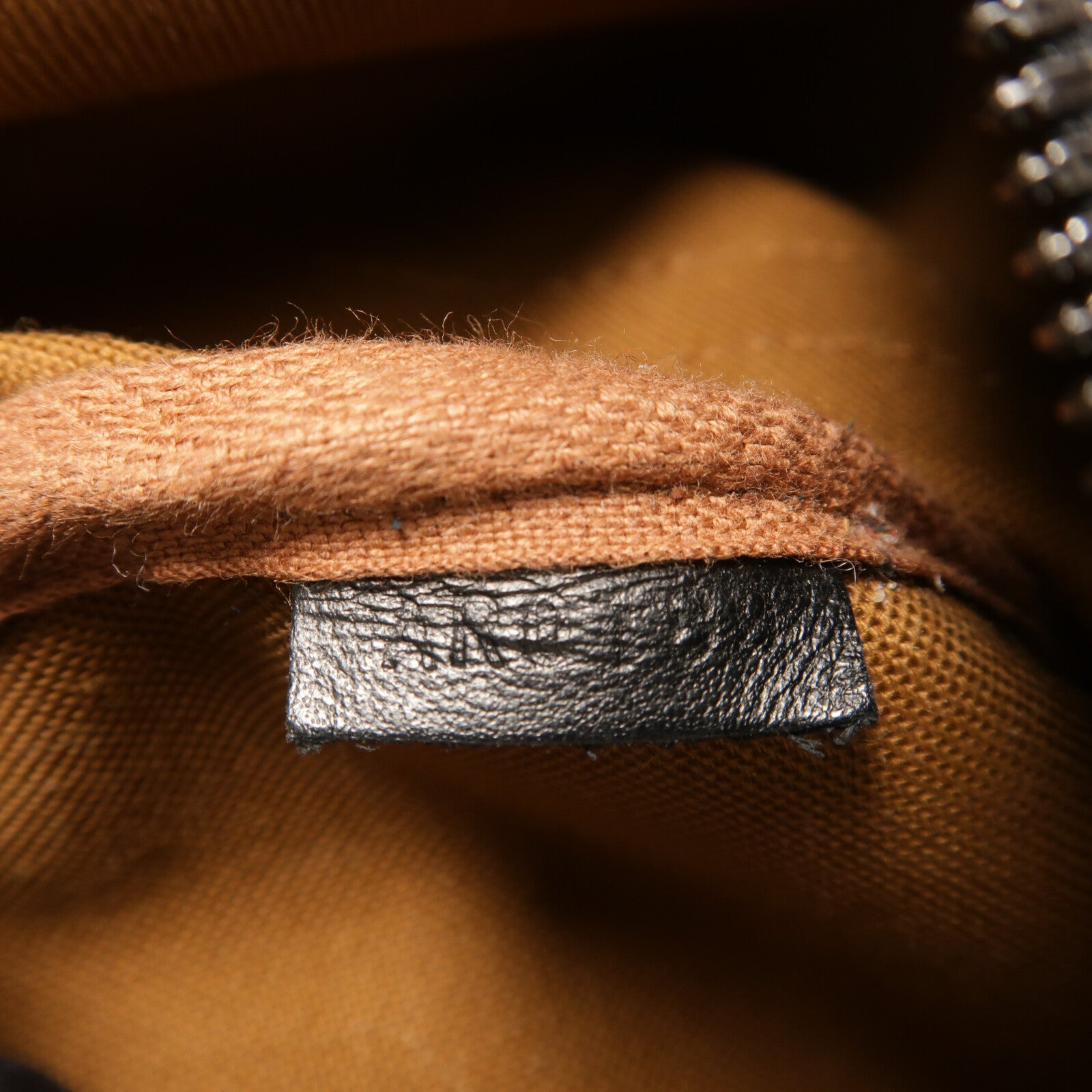 LOUIS VUITTON Monogram Solar Ray Papillon Messenger肩背袋
