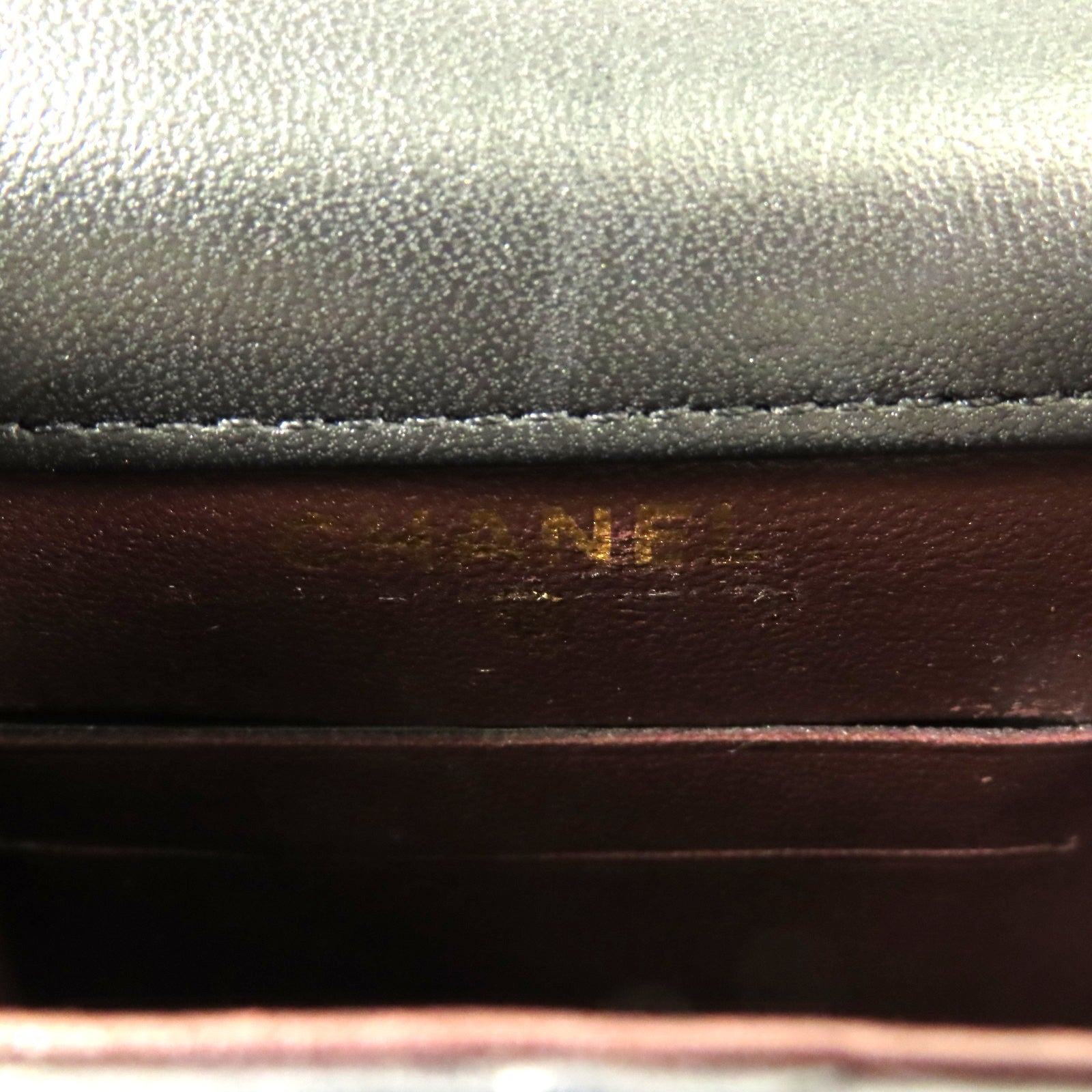 CHANEL 牛皮皮革Chain Shoulder金扣鏈帶肩背袋