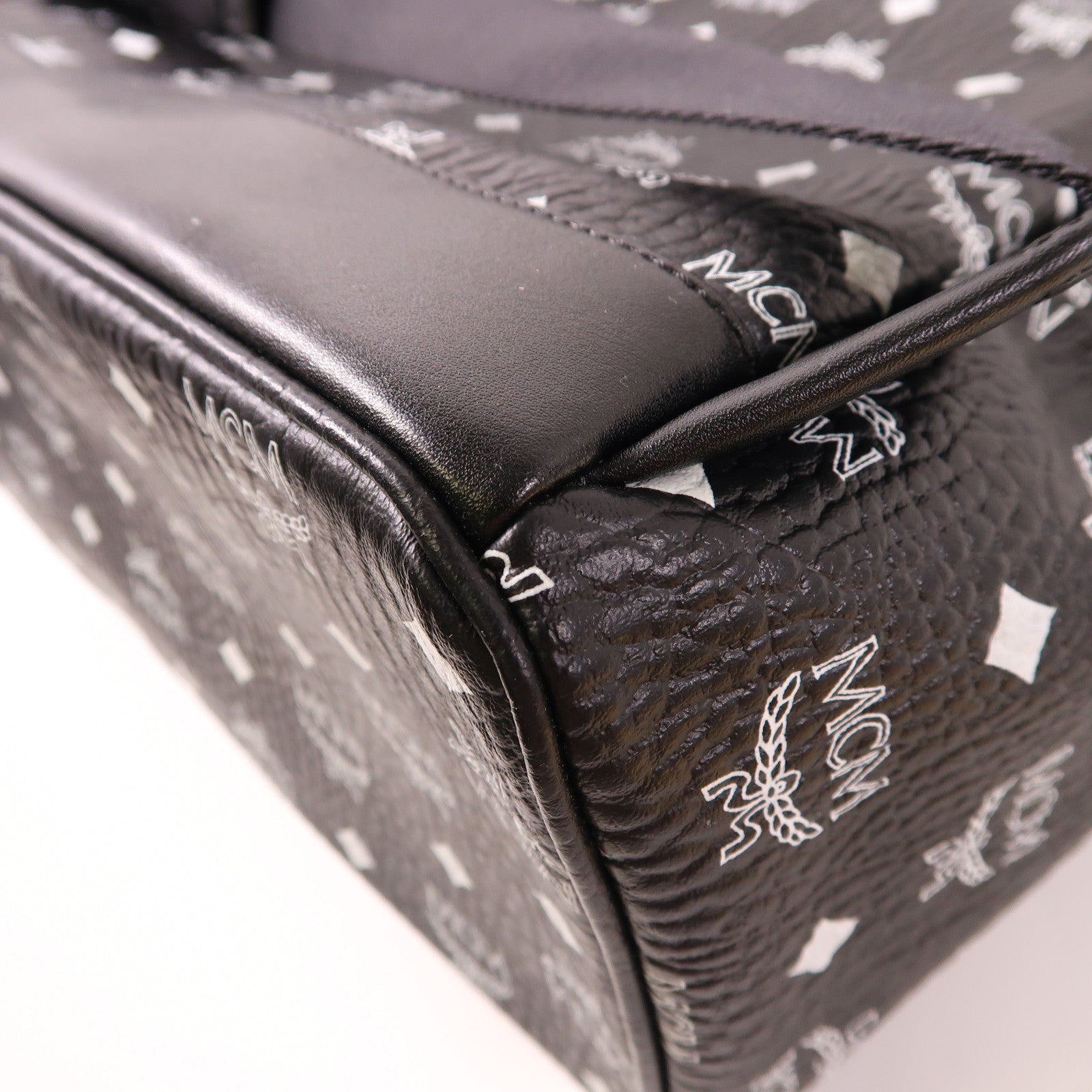 MCM 塗層帆布Backpack銀扣背包