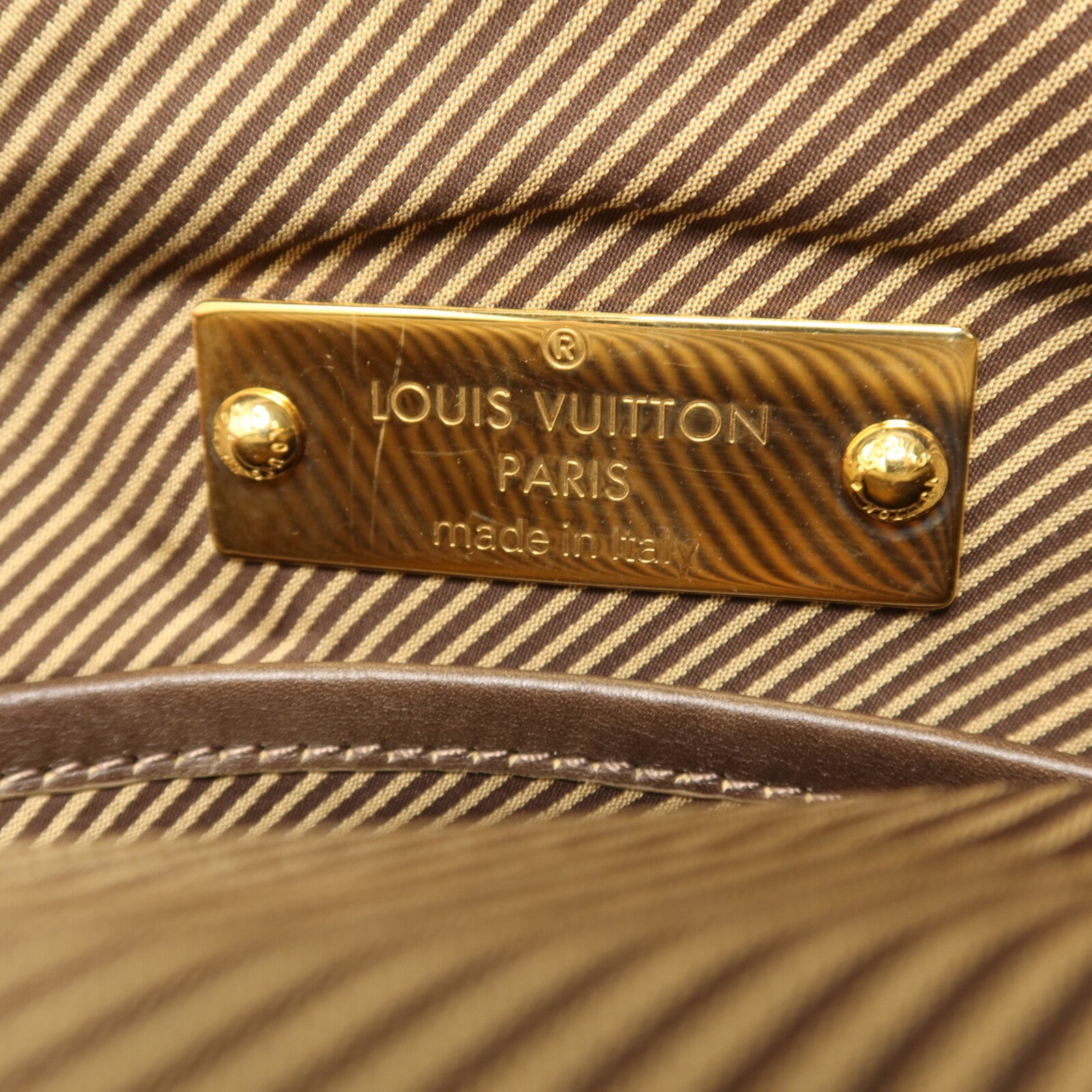 LOUIS VUITTON 【激減優惠】Bequia皮革Trotter GM金扣肩背袋