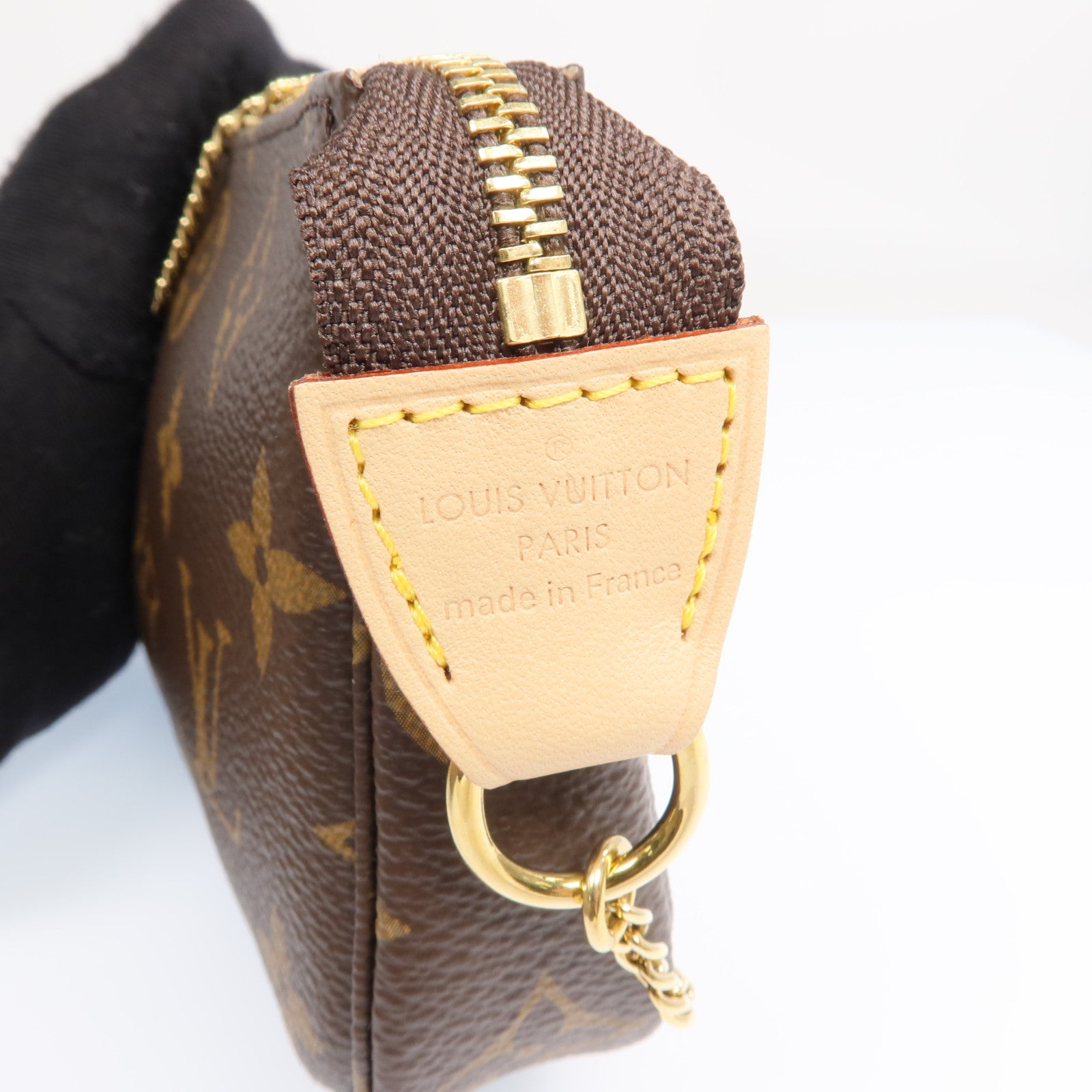 LOUIS VUITTON Monogram Mini Pochette Accessoires金扣手挽袋