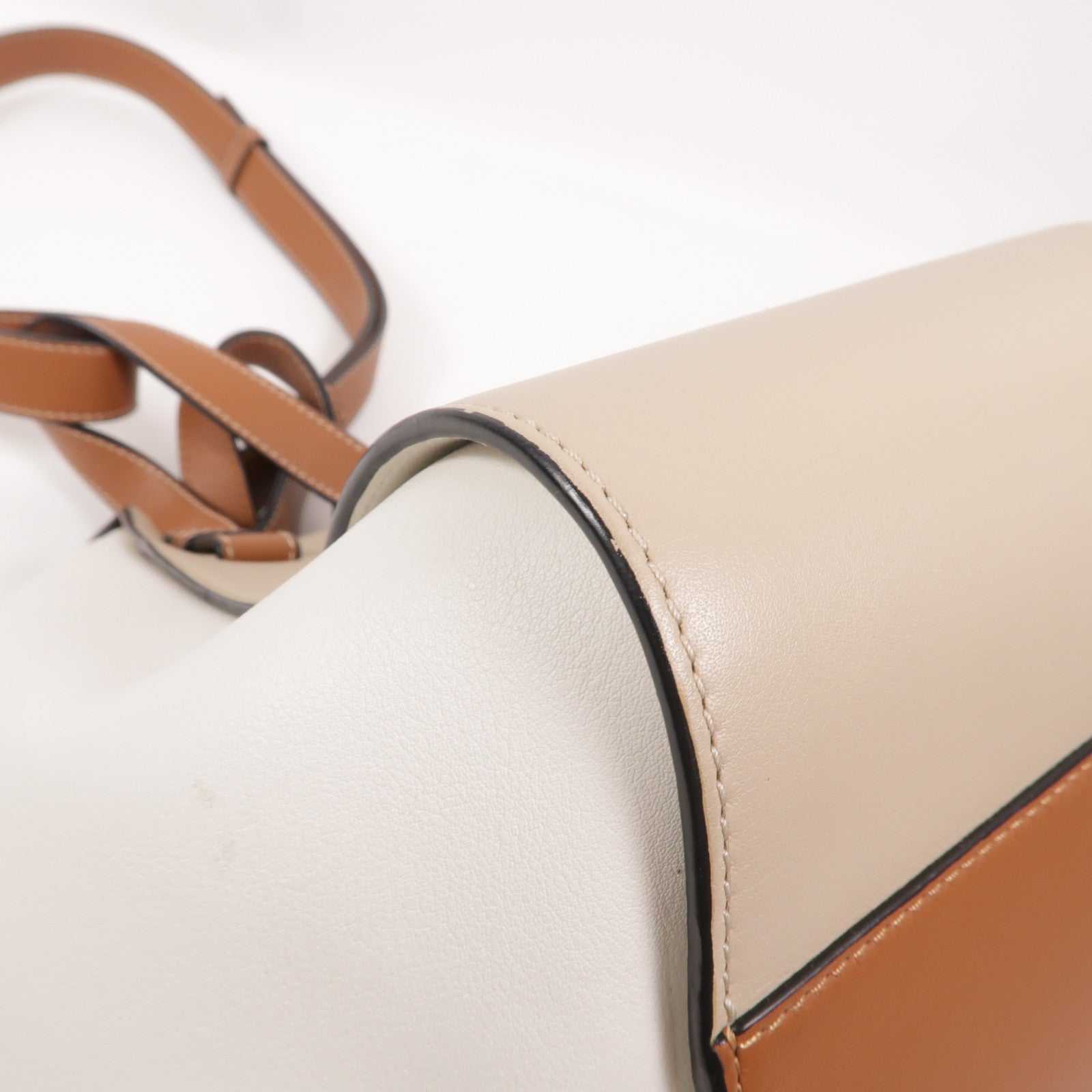 LOEWE 牛皮皮革Hammock Medium肩背袋