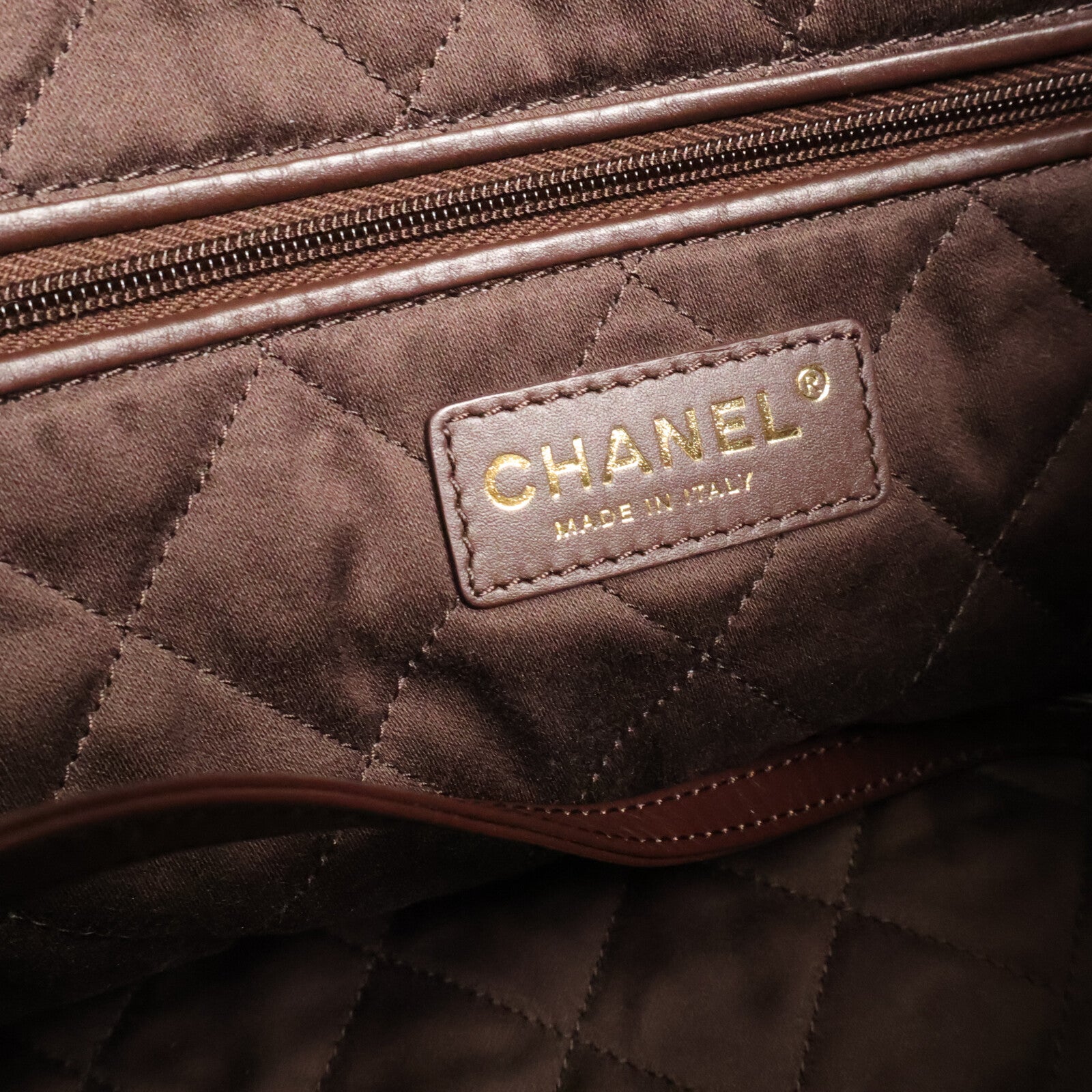 CHANEL 牛皮皮革Chanel 22 Small鏈帶肩背袋