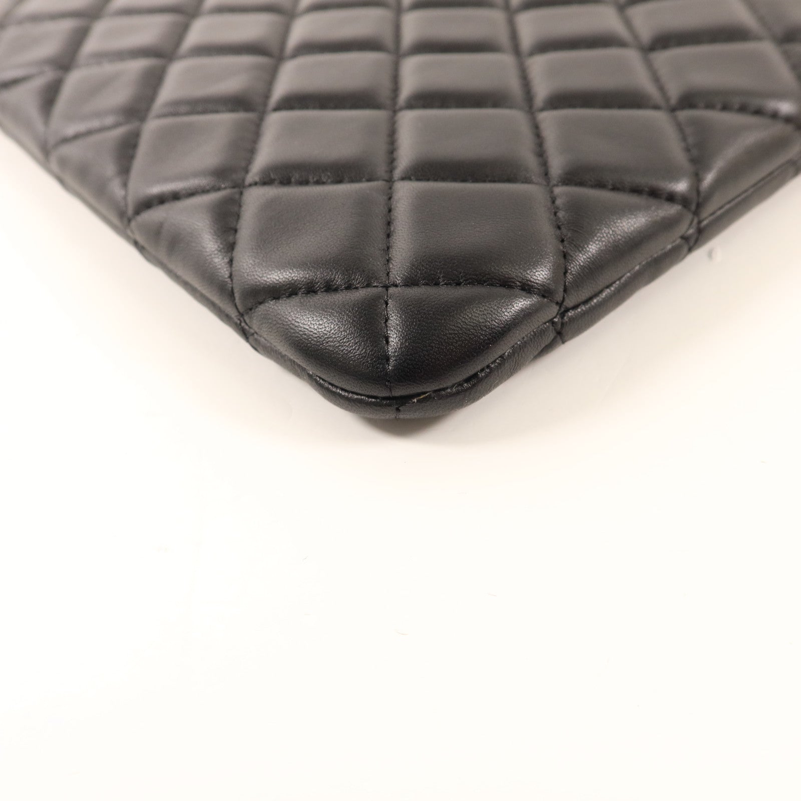 CHANEL 羊皮皮革Pouch金扣小袋