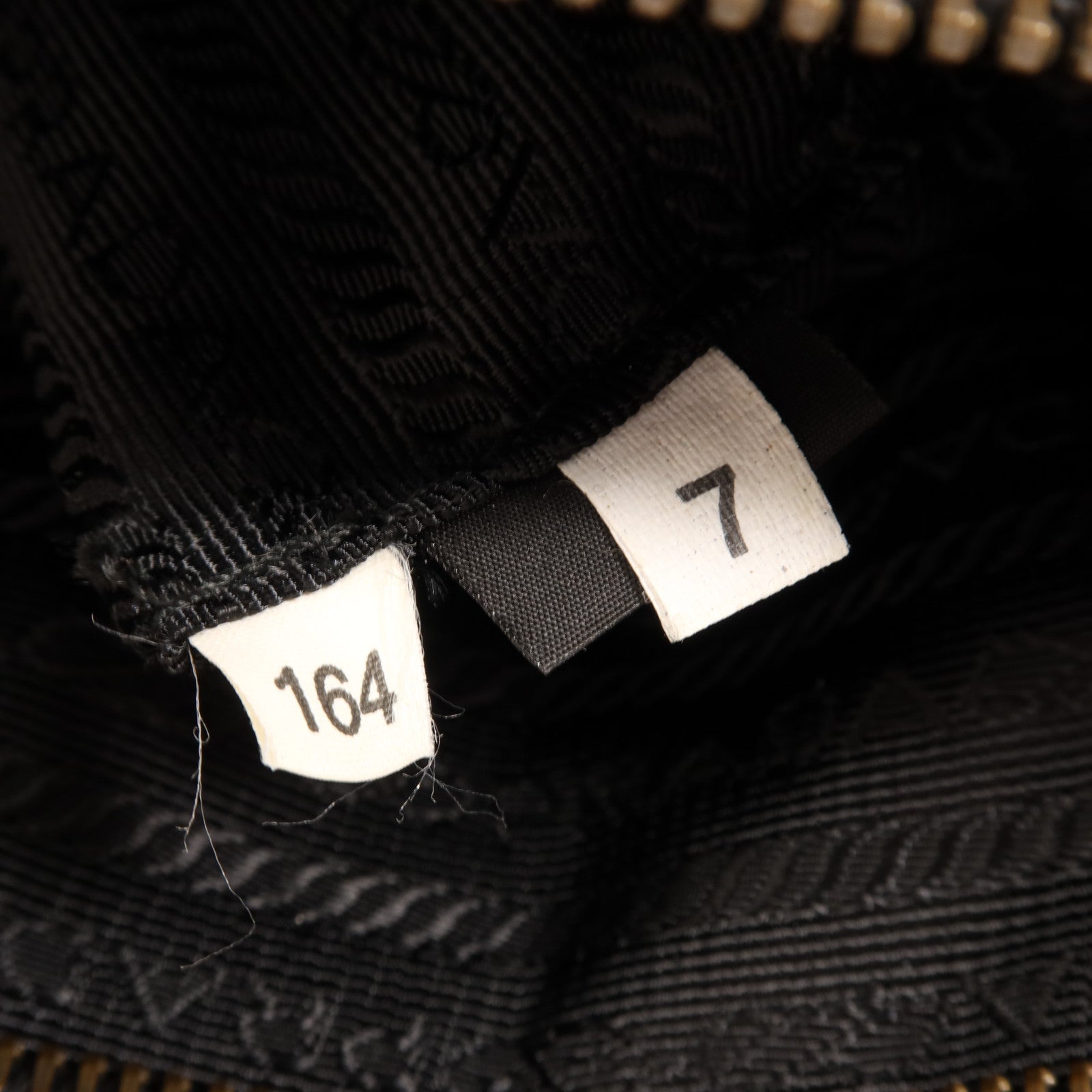 PRADA 尼龍Hand Bag金扣手挽袋