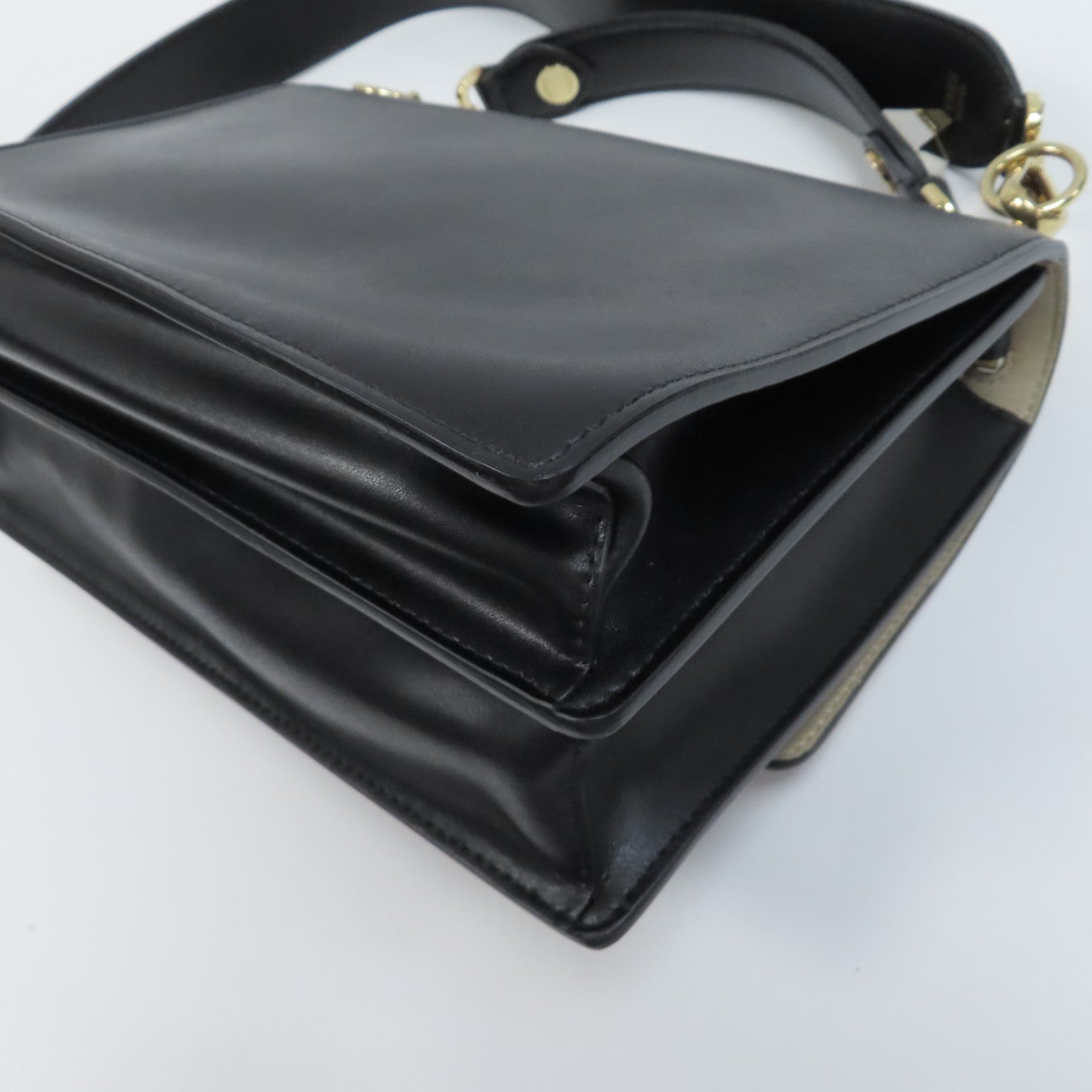 FENDI 牛皮皮革Kan I金扣手挽肩背兩用袋黑色
