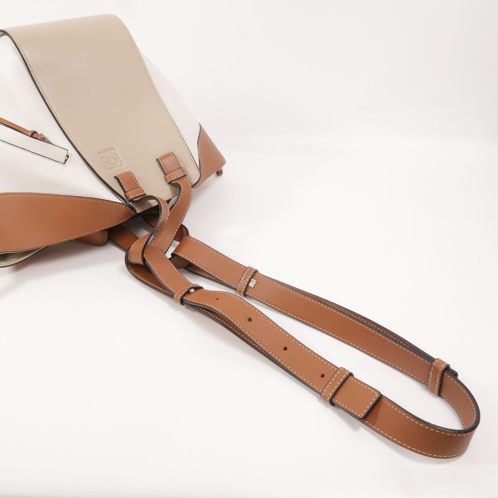LOEWE 牛皮皮革Hammock Medium肩背袋