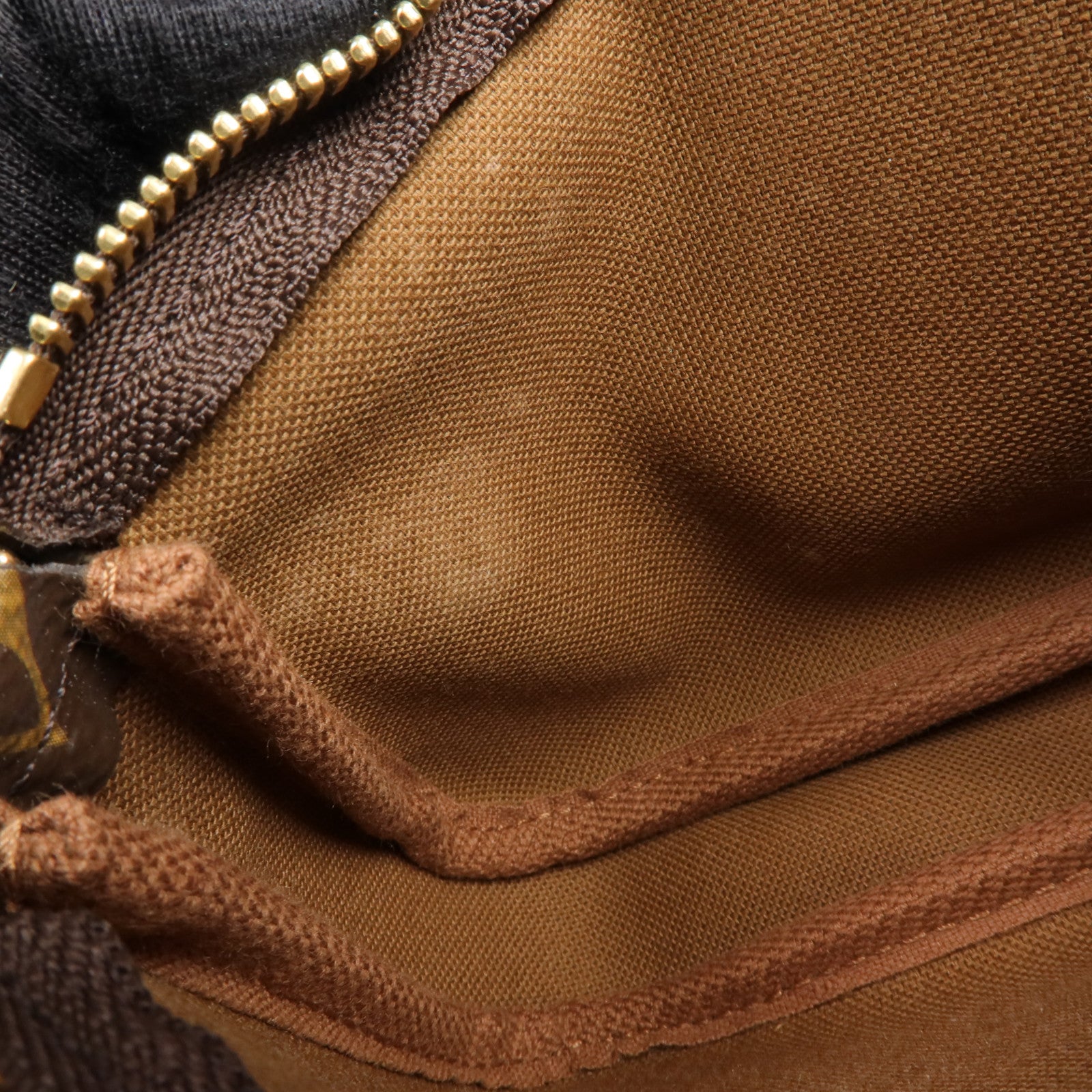 LOUIS VUITTON Monogram Mini Pochette Accessoires金扣手挽袋
