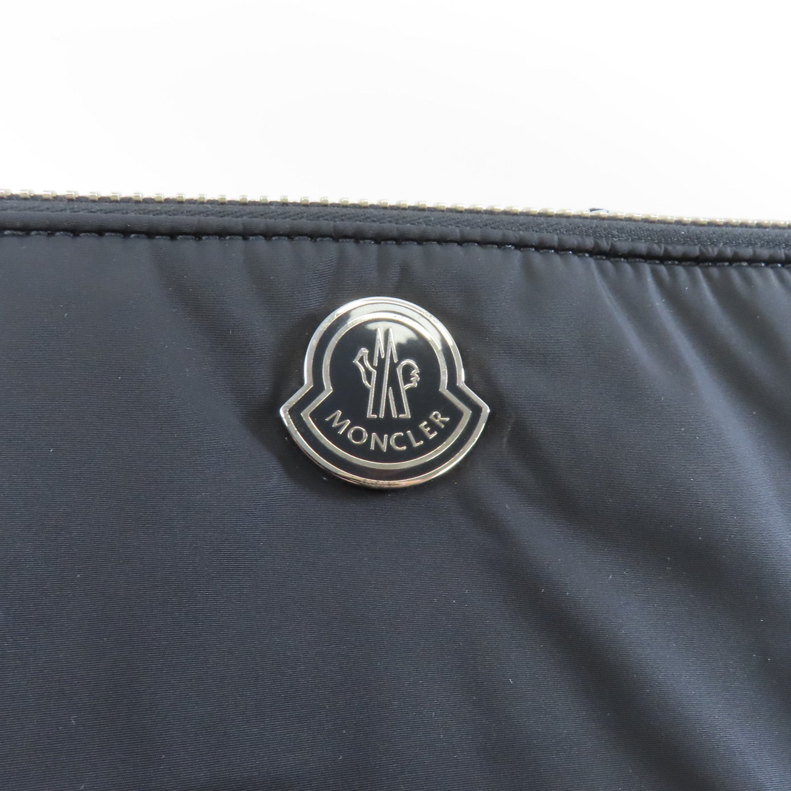 MONCLER 尼龍Shoulder Bag銀扣肩背袋黑色