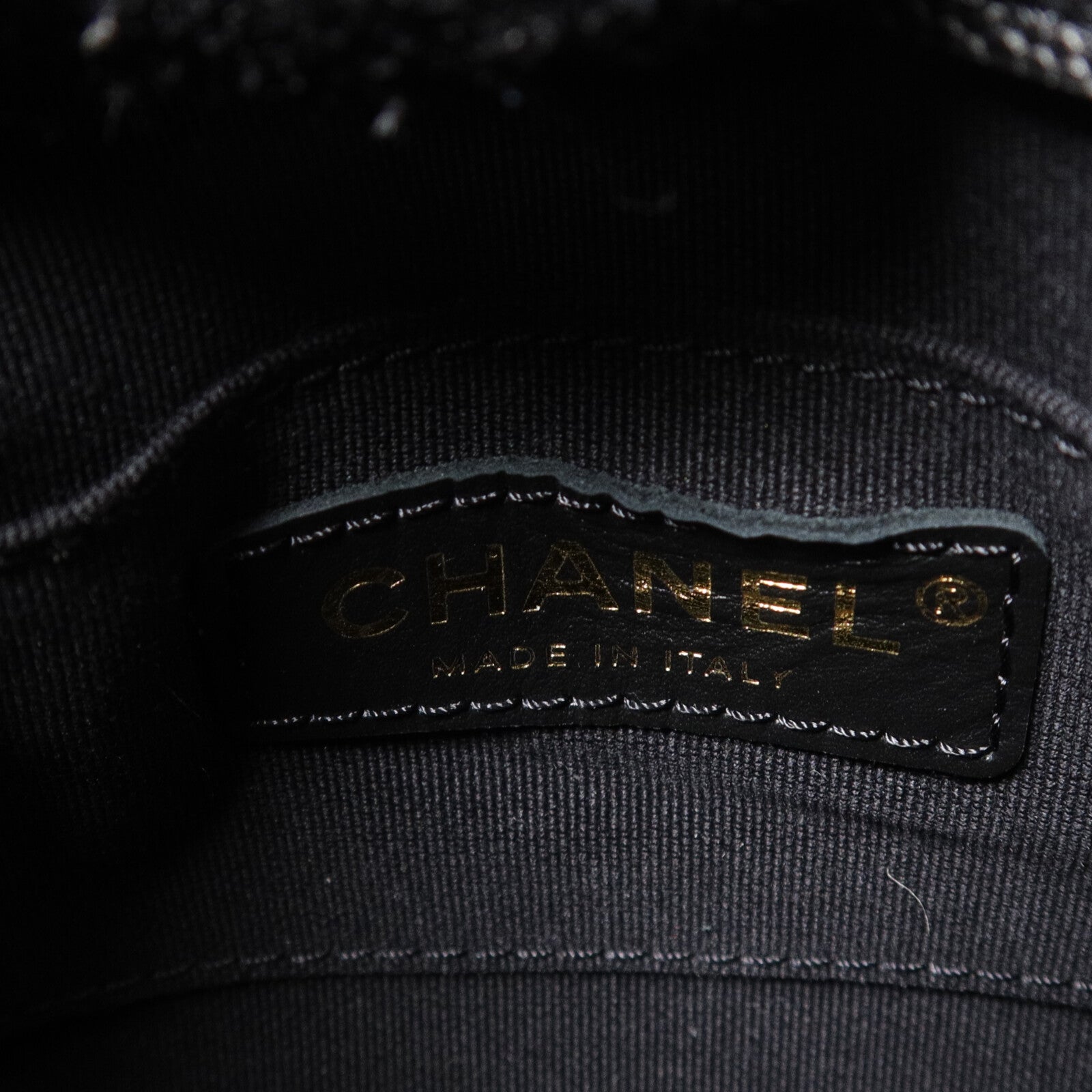 CHANEL 牛皮皮革Mini Duma背包