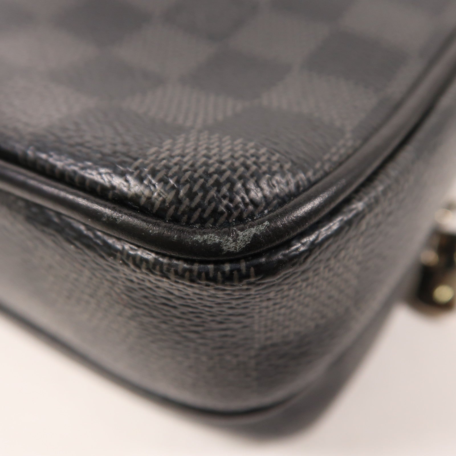 LOUIS VUITTON Damier Graphite Trocadero Messenger MM銀扣肩背袋