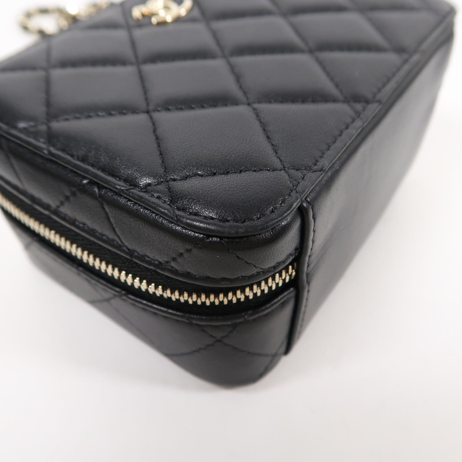 CHANEL 羊皮皮革Chain Shoulder金扣鏈帶肩背袋