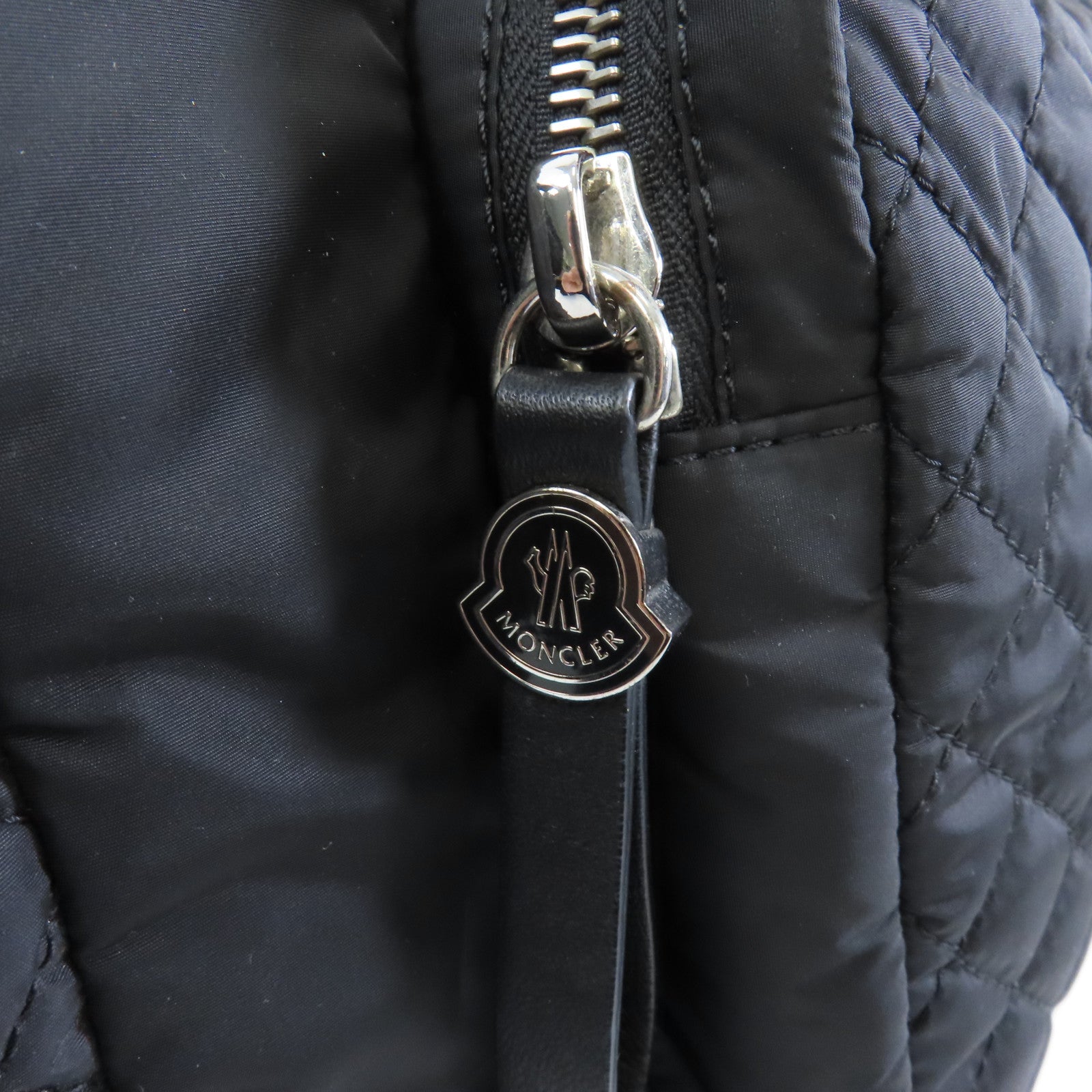 MONCLER 尼龍Shoulder Bag銀扣肩背袋黑色