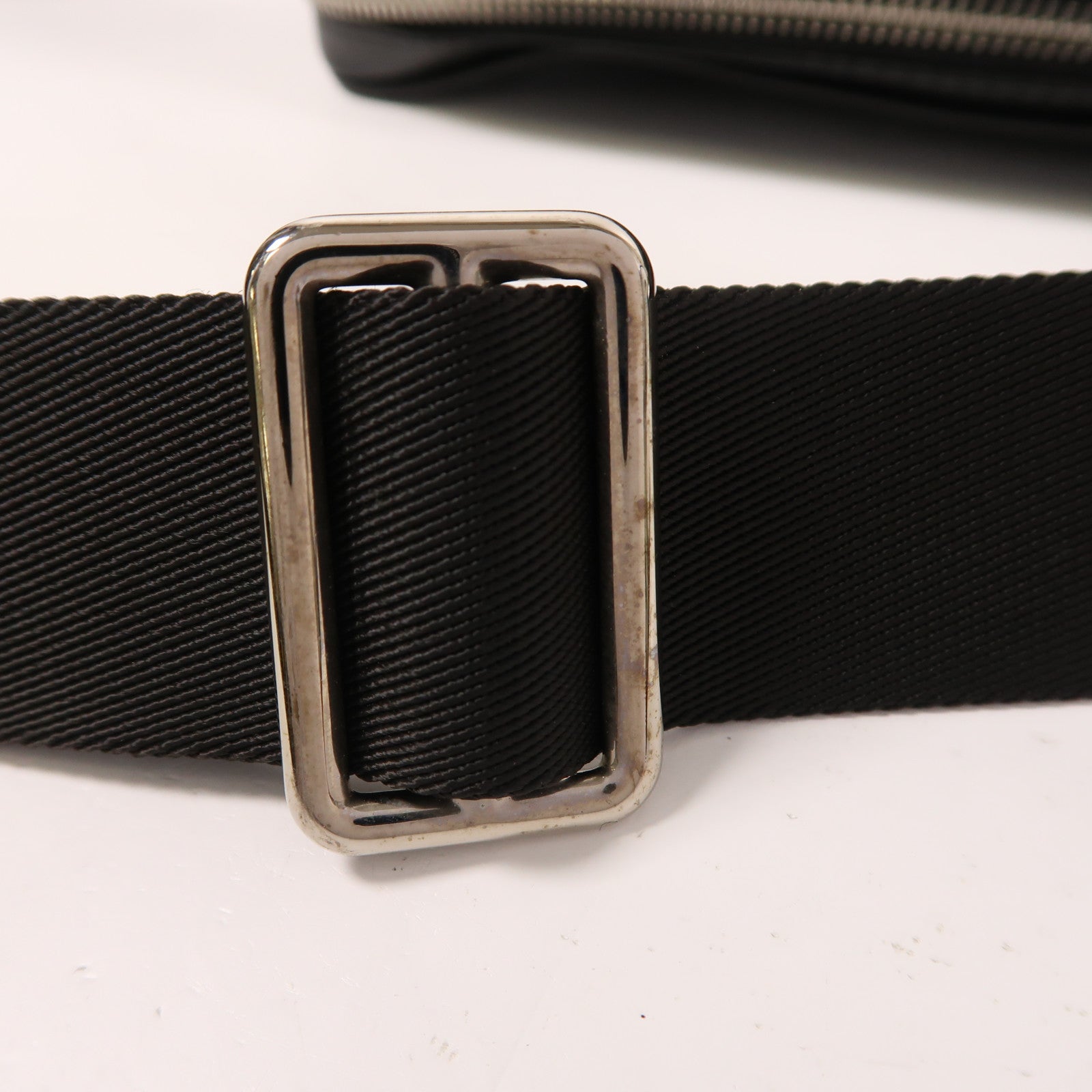 LOUIS VUITTON Damier Graphite Trocadero Messenger MM銀扣肩背袋