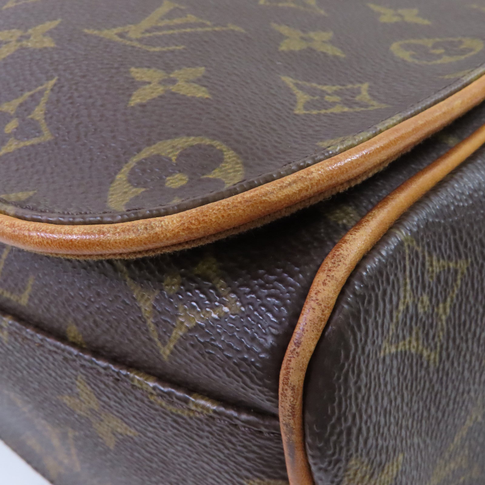 LOUIS VUITTON Monogram Abbeses Shoulder Bag金扣肩背袋啡色