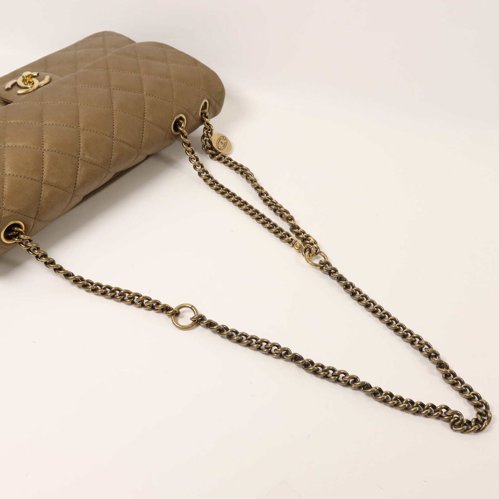 CHANEL 牛皮皮革Chain Shoulder金扣鏈帶肩背袋