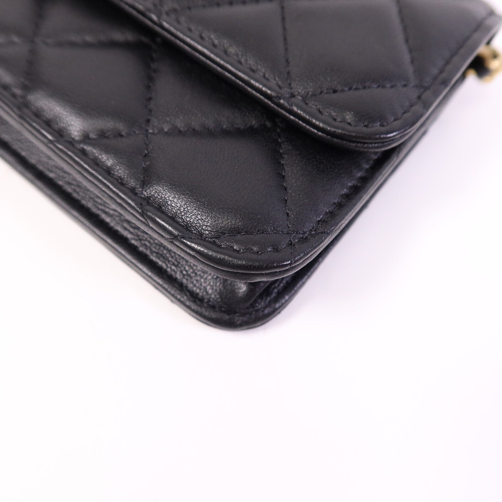 CHANEL 【激減優惠】羊皮皮革WOC Wallet On Chain金扣鏈帶肩背袋