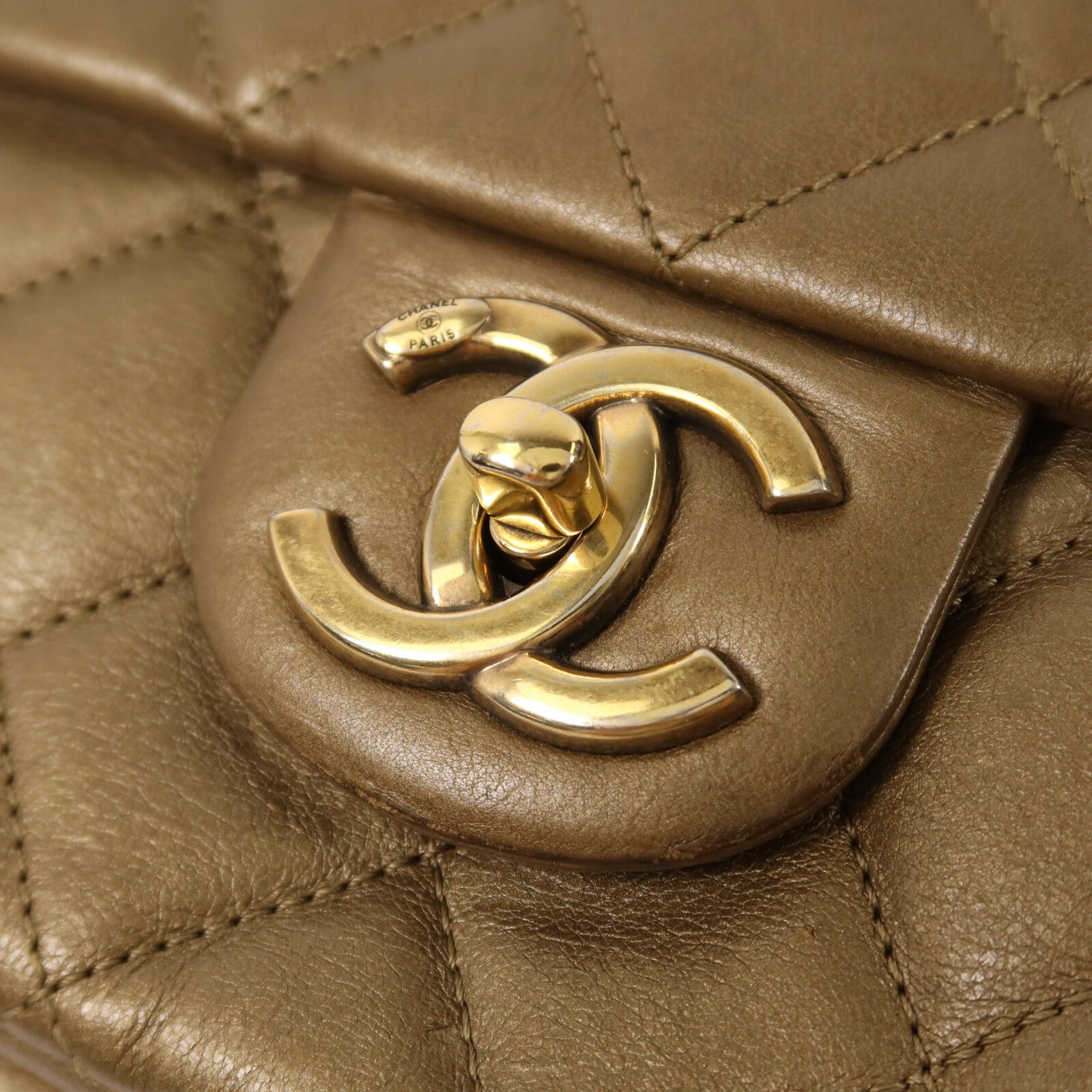 CHANEL 牛皮皮革Chain Shoulder金扣鏈帶肩背袋