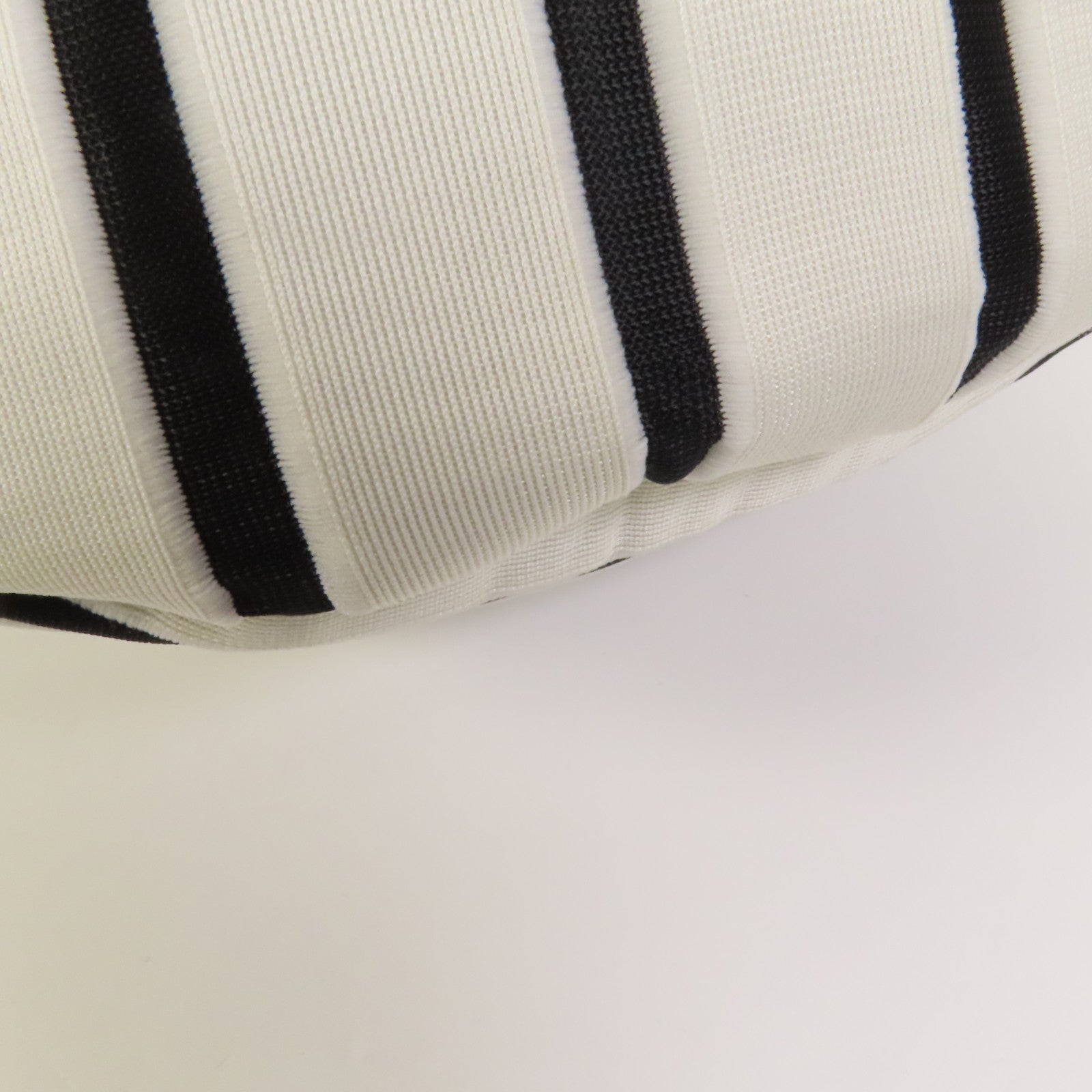 ISSEY MIYAKE 尼龍Issey Miyake Linear Knit Bag手挽袋