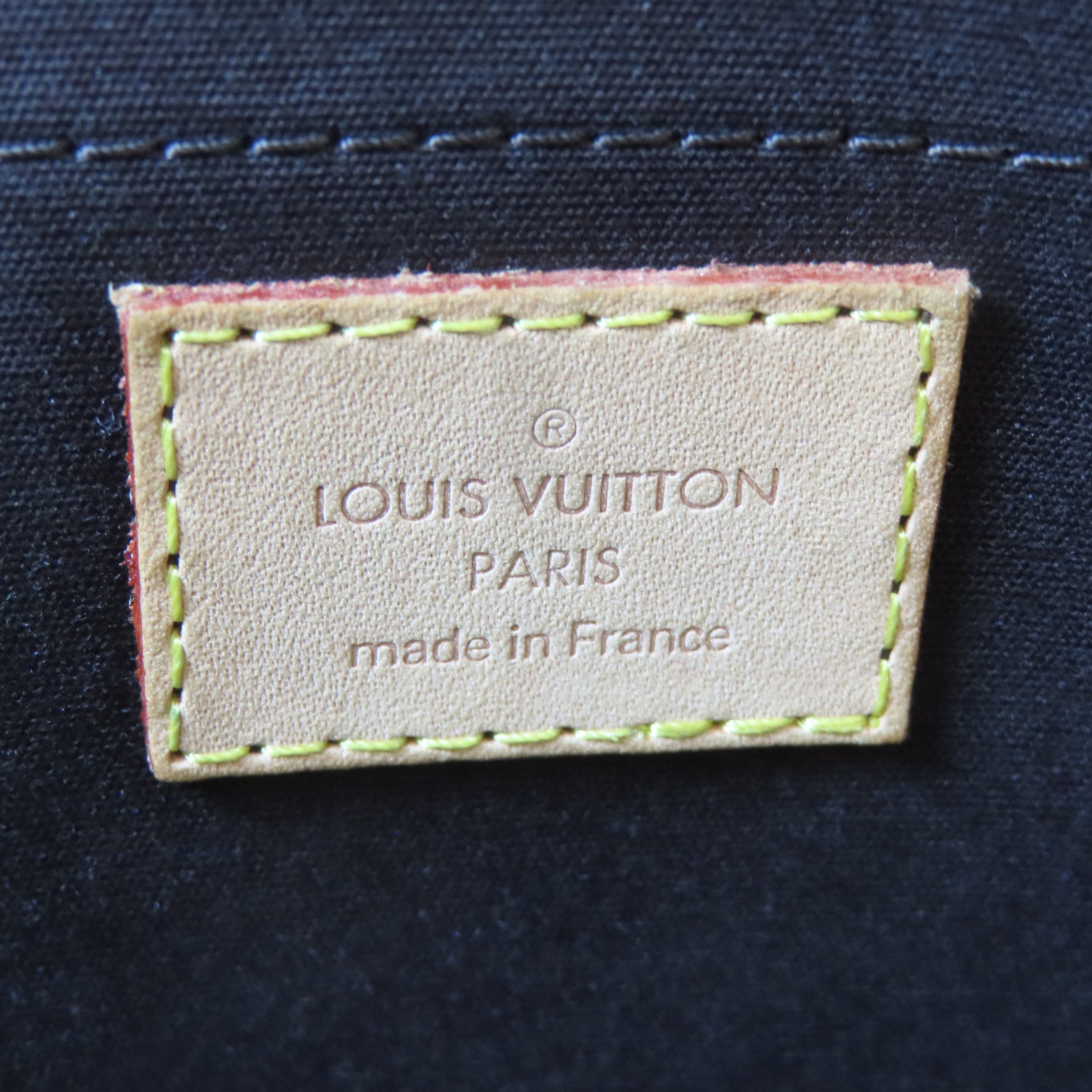 LOUIS VUITTON Vernis Rosewood Avenue金扣肩背袋紅色